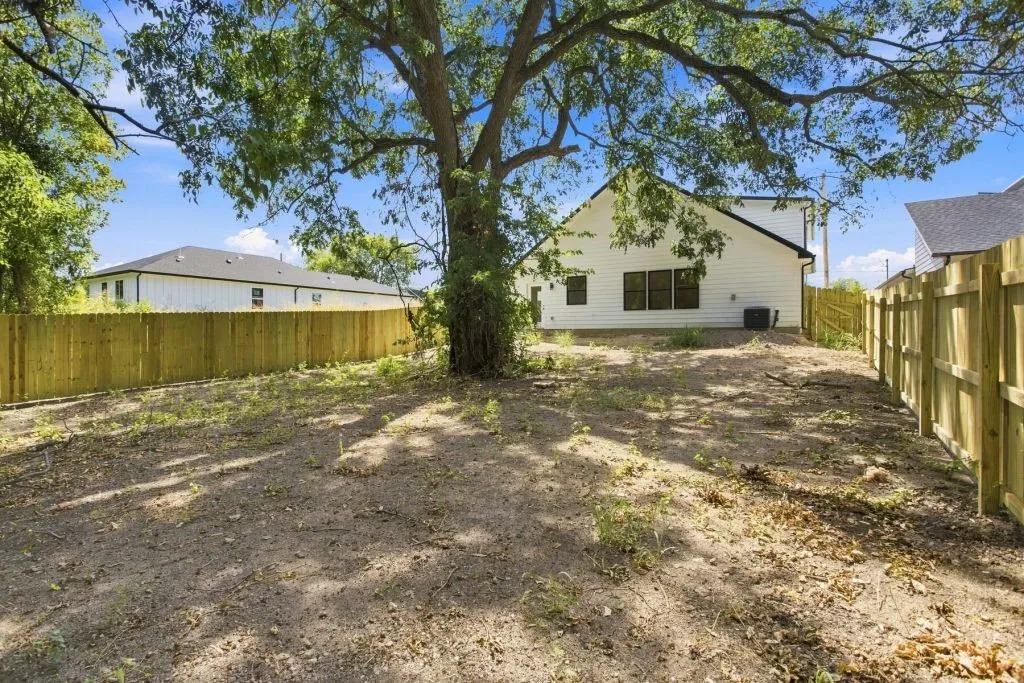 Single Family Residence For Sale in Grayson County , 106 E Miller, Whitewright, Texas 75491, 5 Bedroom, 3 Bathroom, 2 Garage spaces, 2,100 Sqft, built in 2026, mls#21377345, Real Estate Agent in Whitewright, Homes For Sale in Grayson county, Homes For Sale in Whitewright, Realtor in Whitewright Texas, Real Estate Brokerage Independent Realty Texas, Luminita Cordes Realtor