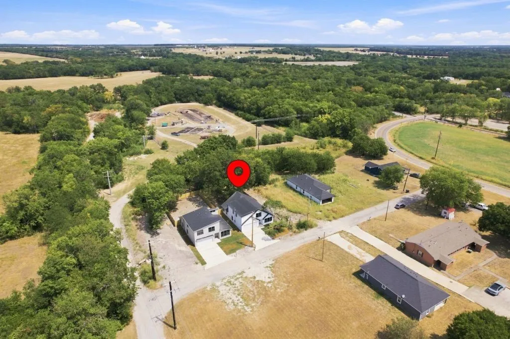 Single Family Residence For Sale in Grayson County , 106 E Miller, Whitewright, Texas 75491, 5 Bedroom, 3 Bathroom, 2 Garage spaces, 2,100 Sqft, built in 2026, mls#21377345, Real Estate Agent in Whitewright, Homes For Sale in Grayson county, Homes For Sale in Whitewright, Realtor in Whitewright Texas, Real Estate Brokerage Independent Realty Texas, Luminita Cordes Realtor