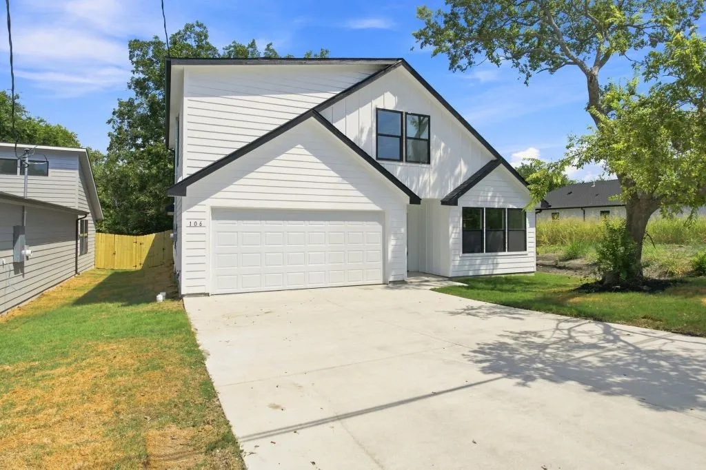 Single Family Residence For Sale in Grayson County , 106 E Miller, Whitewright, Texas 75491, 5 Bedroom, 3 Bathroom, 2 Garage spaces, 2,100 Sqft, built in 2026, mls#21377345, Real Estate Agent in Whitewright, Homes For Sale in Grayson county, Homes For Sale in Whitewright, Realtor in Whitewright Texas, Real Estate Brokerage Independent Realty Texas, Luminita Cordes Realtor