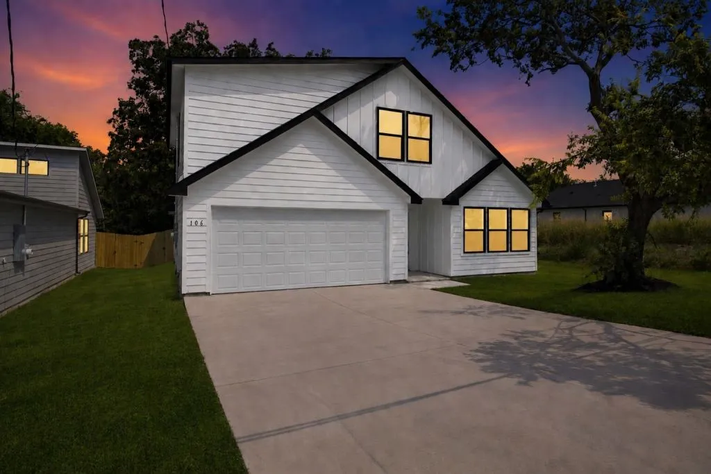 Single Family Residence For Sale in Grayson County , 106 E Miller, Whitewright, Texas 75491, 5 Bedroom, 3 Bathroom, 2 Garage spaces, 2,100 Sqft, built in 2026, mls#21377345, Real Estate Agent in Whitewright, Homes For Sale in Grayson county, Homes For Sale in Whitewright, Realtor in Whitewright Texas, Real Estate Brokerage Independent Realty Texas, Luminita Cordes Realtor