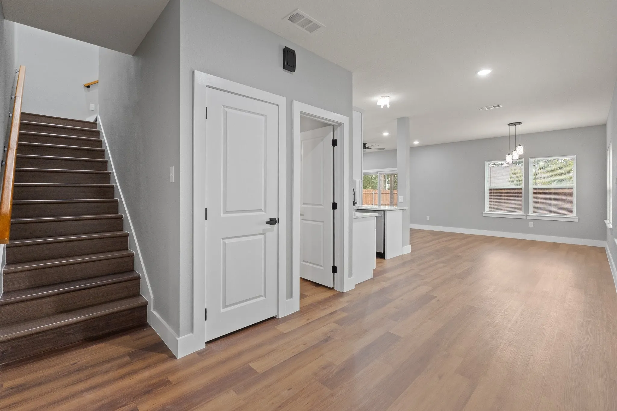 Single Family Residence For Sale in Tarrant County , 1427 Arizona Avenue, Fort Worth, Texas 76104, 3 Bedroom, 3 Bathroom, 2 Garage spaces, 1,581 Sqft, built in 2026, mls#21376983, Real Estate Agent in Fort Worth, Homes For Sale in Tarrant county, Homes For Sale in Fort Worth, Realtor in Fort Worth Texas, Real Estate Brokerage Independent Realty Texas, Luminita Cordes Realtor