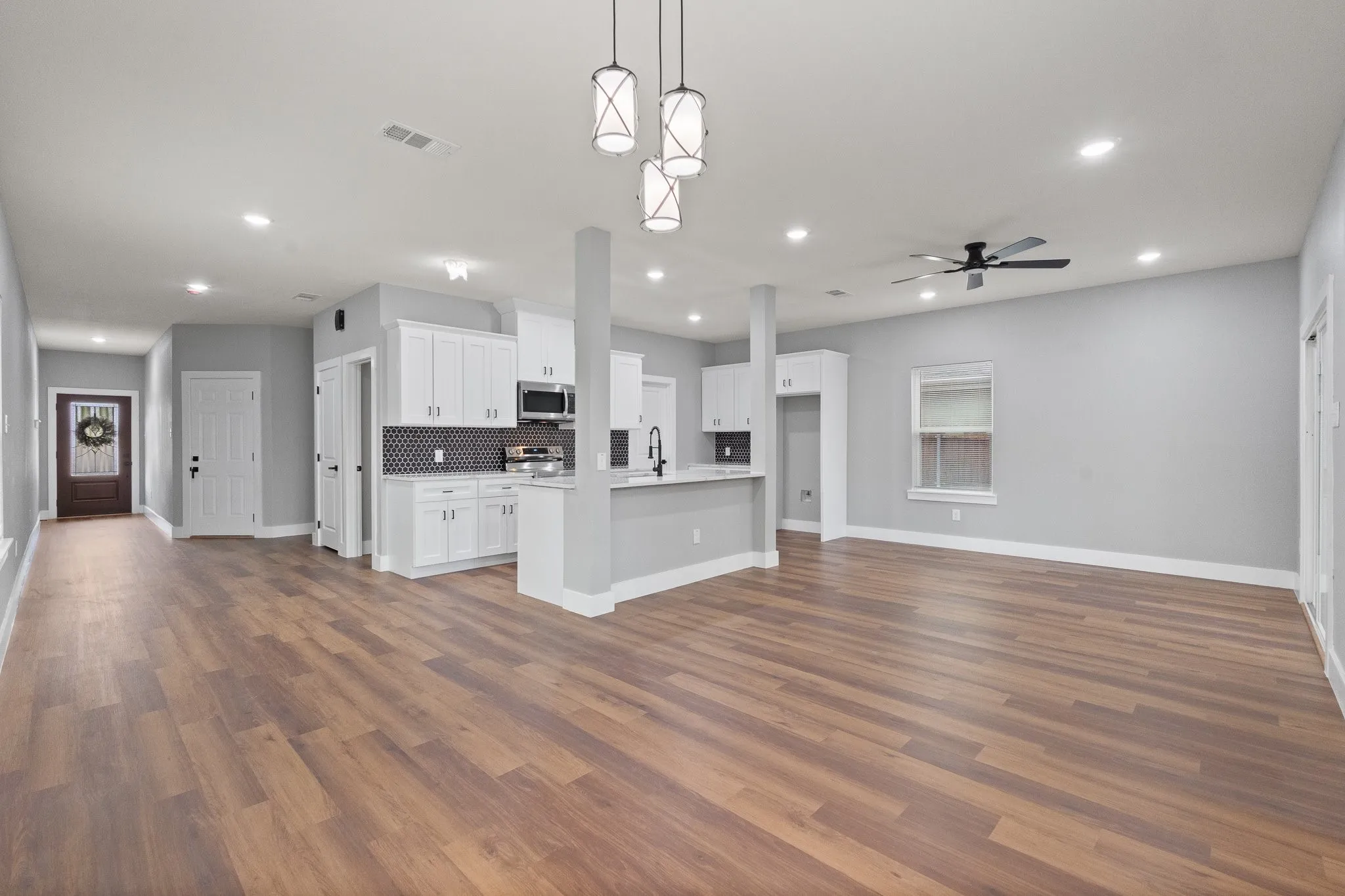 Single Family Residence For Sale in Tarrant County , 1427 Arizona Avenue, Fort Worth, Texas 76104, 3 Bedroom, 3 Bathroom, 2 Garage spaces, 1,581 Sqft, built in 2026, mls#21376983, Real Estate Agent in Fort Worth, Homes For Sale in Tarrant county, Homes For Sale in Fort Worth, Realtor in Fort Worth Texas, Real Estate Brokerage Independent Realty Texas, Luminita Cordes Realtor