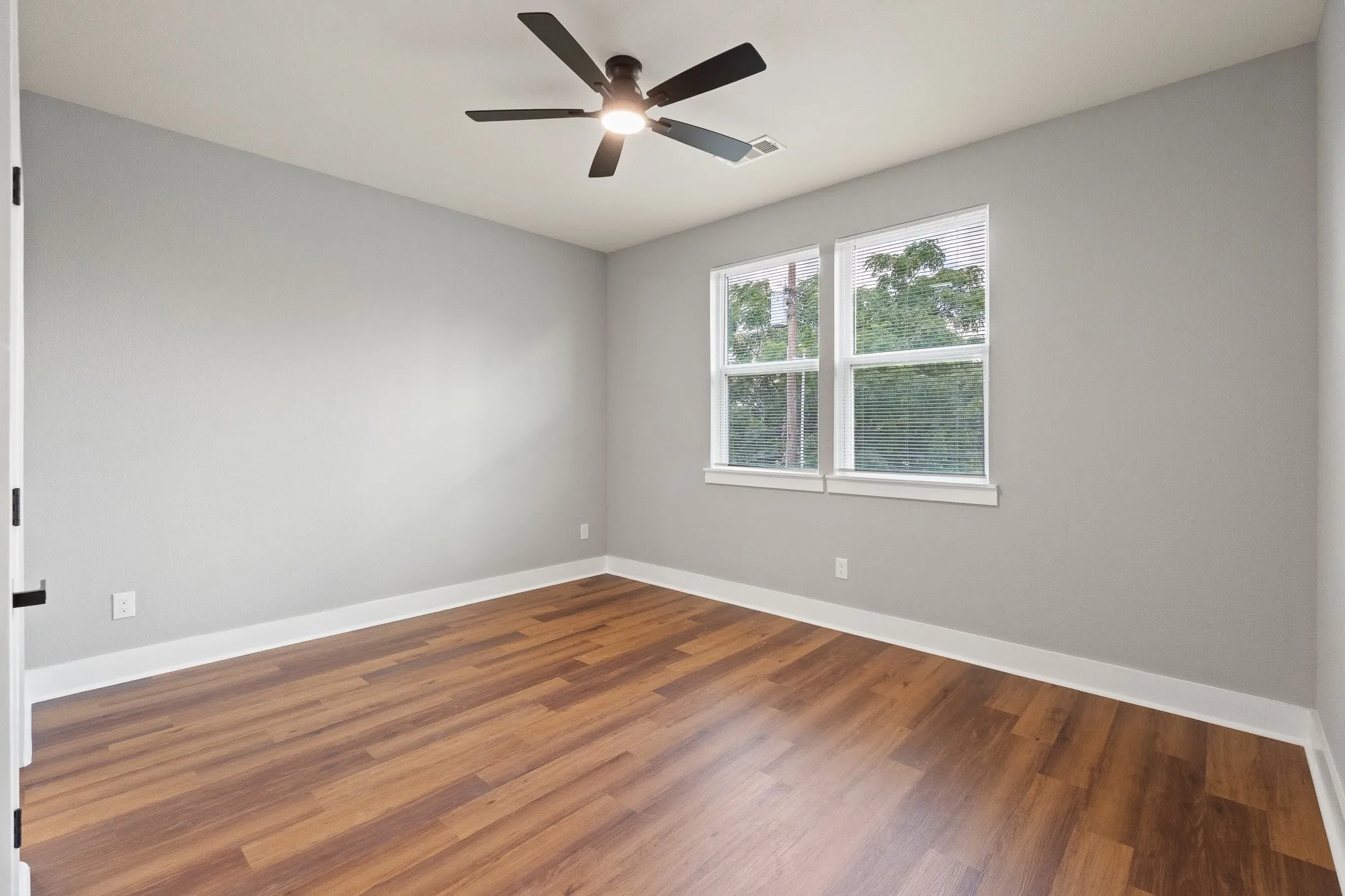 Single Family Residence For Sale in Tarrant County , 1427 Arizona Avenue, Fort Worth, Texas 76104, 3 Bedroom, 3 Bathroom, 2 Garage spaces, 1,581 Sqft, built in 2026, mls#21376983, Real Estate Agent in Fort Worth, Homes For Sale in Tarrant county, Homes For Sale in Fort Worth, Realtor in Fort Worth Texas, Real Estate Brokerage Independent Realty Texas, Luminita Cordes Realtor