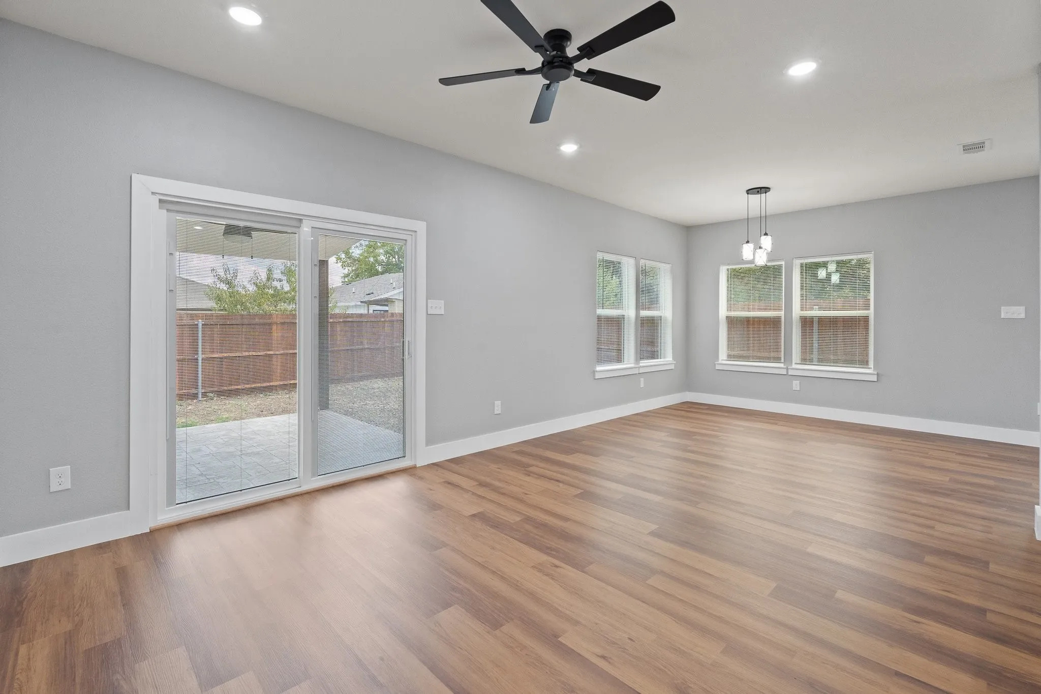 Single Family Residence For Sale in Tarrant County , 1427 Arizona Avenue, Fort Worth, Texas 76104, 3 Bedroom, 3 Bathroom, 2 Garage spaces, 1,581 Sqft, built in 2026, mls#21376983, Real Estate Agent in Fort Worth, Homes For Sale in Tarrant county, Homes For Sale in Fort Worth, Realtor in Fort Worth Texas, Real Estate Brokerage Independent Realty Texas, Luminita Cordes Realtor