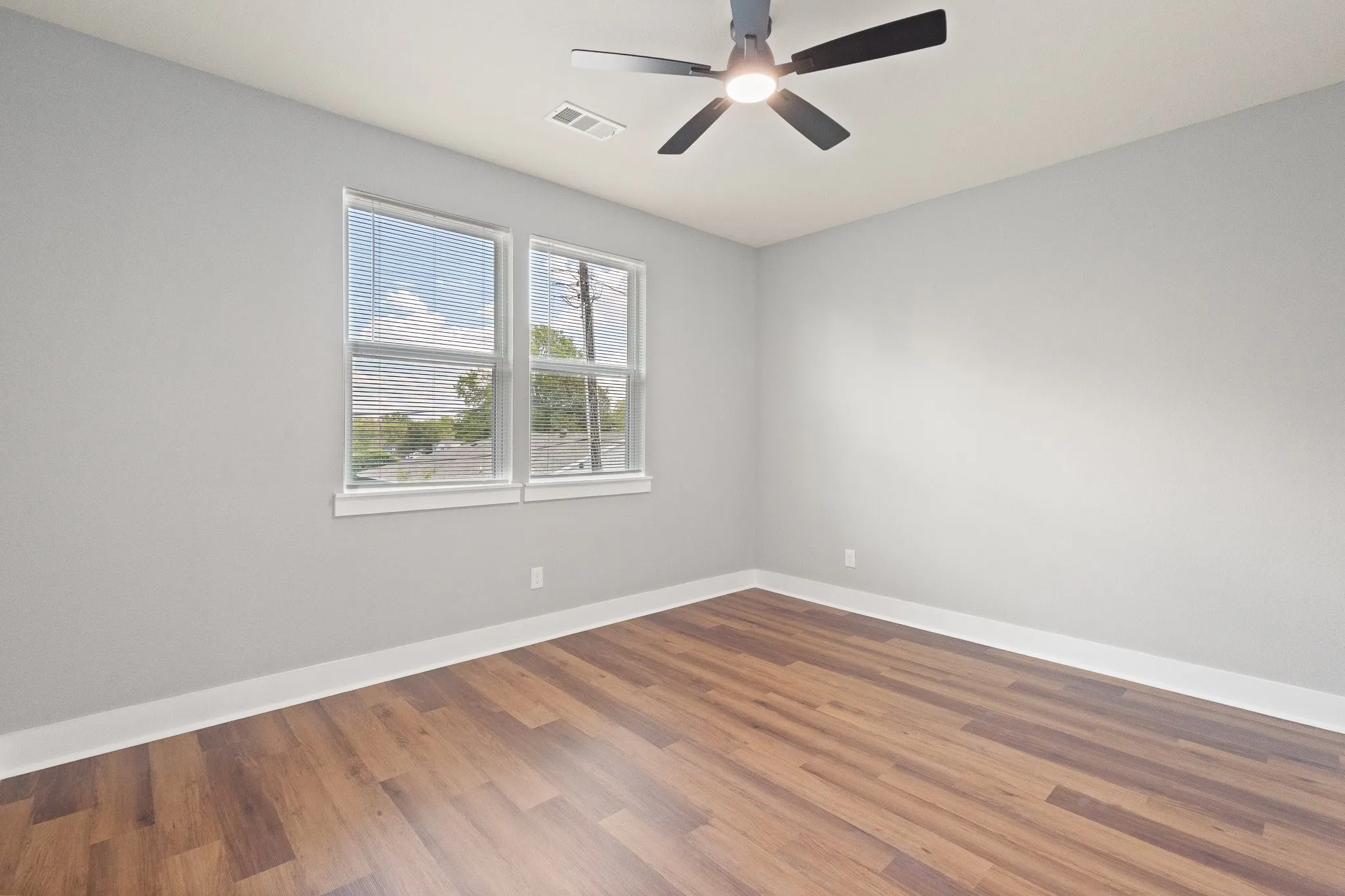 Single Family Residence For Sale in Tarrant County , 1427 Arizona Avenue, Fort Worth, Texas 76104, 3 Bedroom, 3 Bathroom, 2 Garage spaces, 1,581 Sqft, built in 2026, mls#21376983, Real Estate Agent in Fort Worth, Homes For Sale in Tarrant county, Homes For Sale in Fort Worth, Realtor in Fort Worth Texas, Real Estate Brokerage Independent Realty Texas, Luminita Cordes Realtor