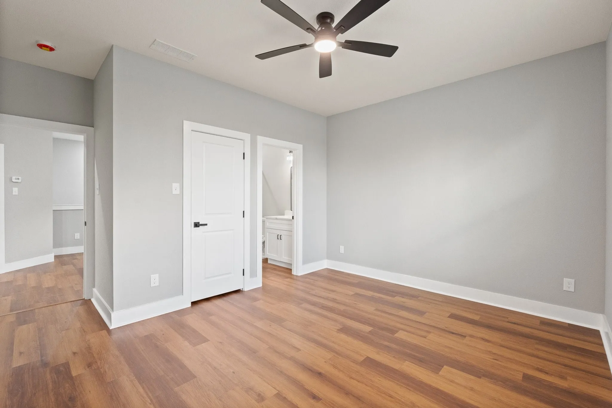 Single Family Residence For Sale in Tarrant County , 1427 Arizona Avenue, Fort Worth, Texas 76104, 3 Bedroom, 3 Bathroom, 2 Garage spaces, 1,581 Sqft, built in 2026, mls#21376983, Real Estate Agent in Fort Worth, Homes For Sale in Tarrant county, Homes For Sale in Fort Worth, Realtor in Fort Worth Texas, Real Estate Brokerage Independent Realty Texas, Luminita Cordes Realtor