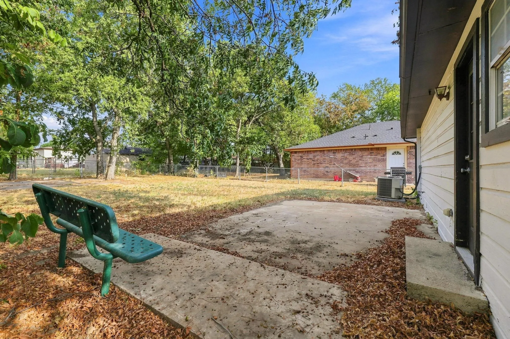 Single Family Residence For Sale in Grayson County , 915 N Throckmorton Street, Sherman, Texas 75090, 3 Bedroom, 2 Bathroom, Garage spaces, 938 Sqft, built in 1950, mls#21377362, Real Estate Agent in Sherman, Homes For Sale in Grayson county, Homes For Sale in Sherman, Realtor in Sherman Texas, Real Estate Brokerage Independent Realty Texas, Luminita Cordes Realtor