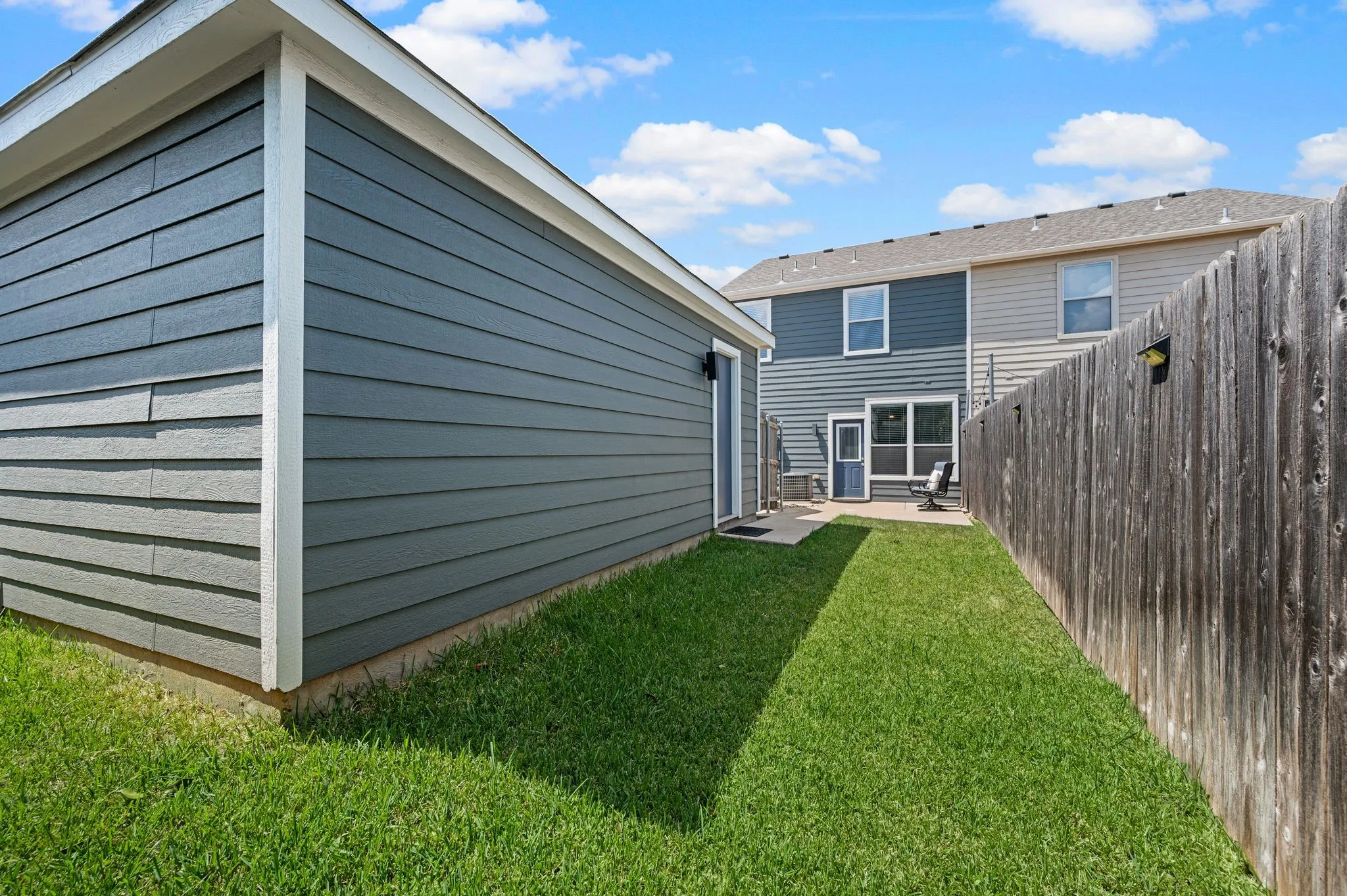 Single Family Residence For Sale in Tarrant County , 10616 Traymore Drive, Fort Worth, Texas 76244, 2 Bedroom, 3 Bathroom, 2 Garage spaces, 1,408 Sqft, built in 2005, mls#21376047, Real Estate Agent in Fort Worth, Homes For Sale in Tarrant county, Homes For Sale in Fort Worth, Realtor in Fort Worth Texas, Real Estate Brokerage Independent Realty Texas, Luminita Cordes Realtor