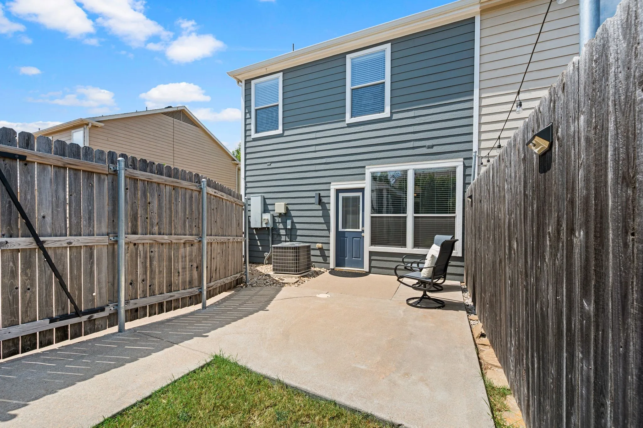 Single Family Residence For Sale in Tarrant County , 10616 Traymore Drive, Fort Worth, Texas 76244, 2 Bedroom, 3 Bathroom, 2 Garage spaces, 1,408 Sqft, built in 2005, mls#21376047, Real Estate Agent in Fort Worth, Homes For Sale in Tarrant county, Homes For Sale in Fort Worth, Realtor in Fort Worth Texas, Real Estate Brokerage Independent Realty Texas, Luminita Cordes Realtor
