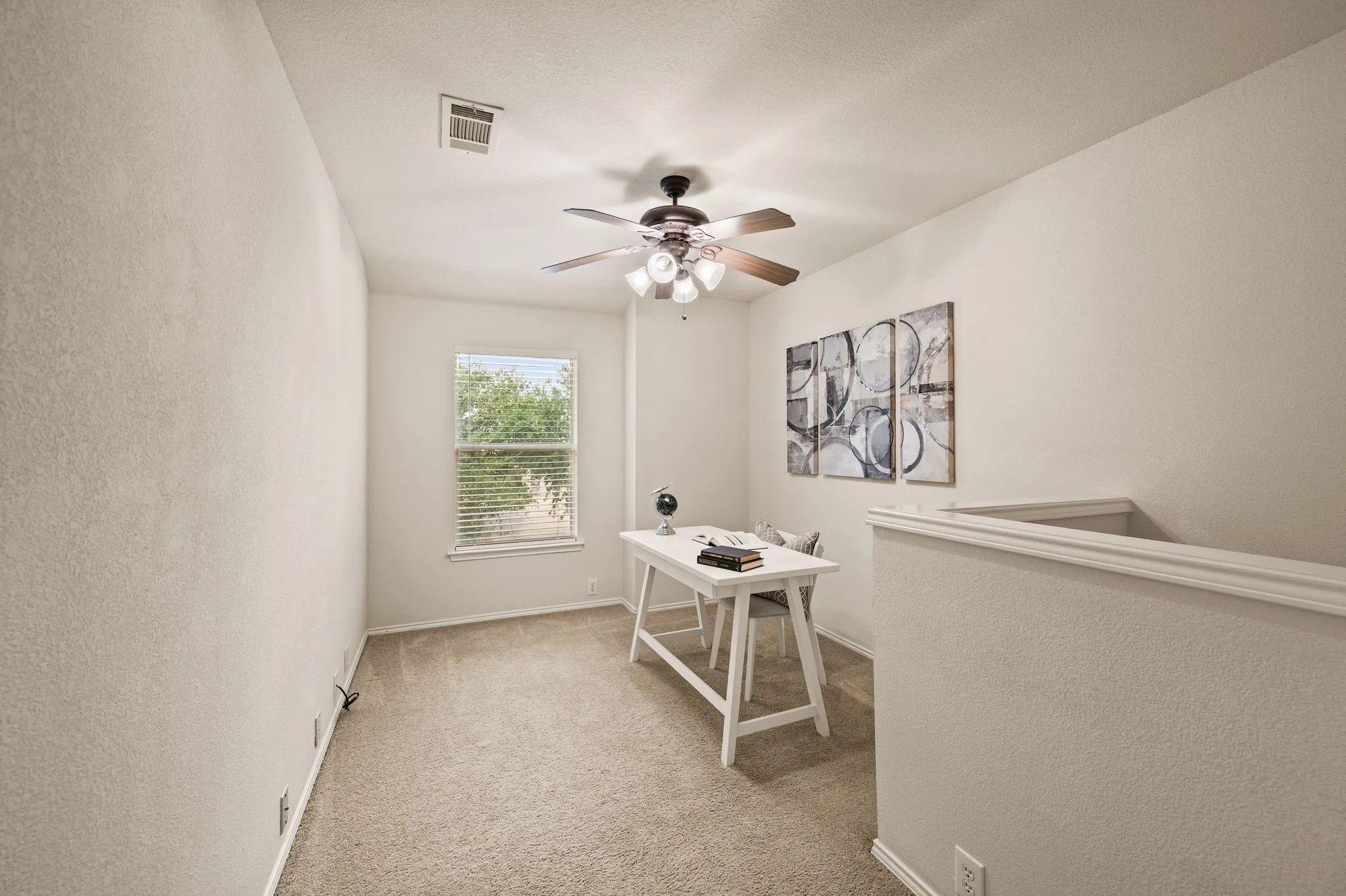 Single Family Residence For Sale in Tarrant County , 10616 Traymore Drive, Fort Worth, Texas 76244, 2 Bedroom, 3 Bathroom, 2 Garage spaces, 1,408 Sqft, built in 2005, mls#21376047, Real Estate Agent in Fort Worth, Homes For Sale in Tarrant county, Homes For Sale in Fort Worth, Realtor in Fort Worth Texas, Real Estate Brokerage Independent Realty Texas, Luminita Cordes Realtor