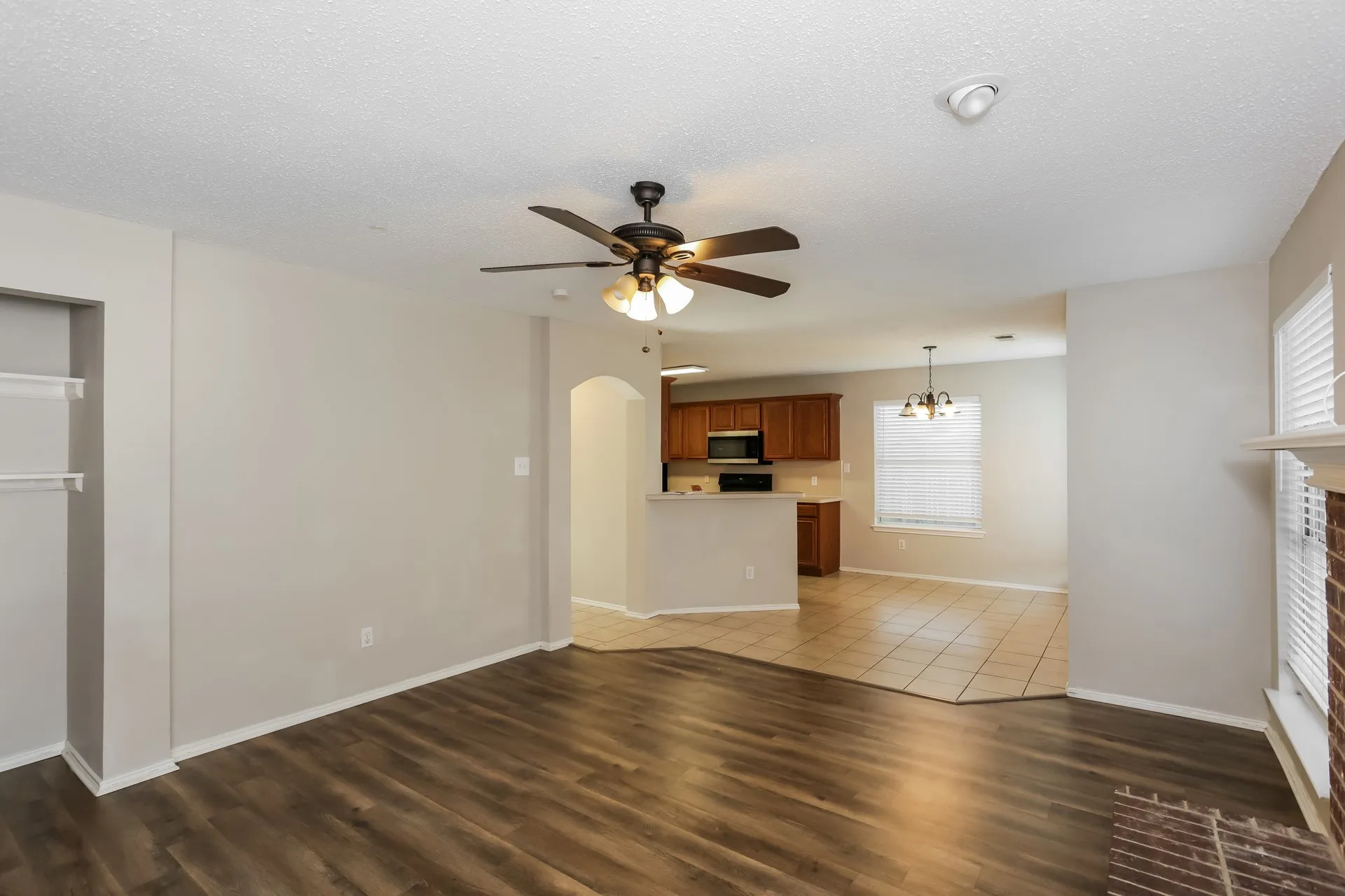 Single Family Residence For Rent in Ellis County , 1146 Finch Circle, Midlothian, Texas 76065, 4 Bedroom, 3 Bathroom, 2 Garage spaces, 2,332 Sqft, built in 2001, mls#21377368, Real Estate Agent in Midlothian, Homes For Rent in Ellis county, Homes For Rent in Midlothian, Realtor in Midlothian Texas, Real Estate Brokerage Independent Realty Texas, Luminita Cordes Realtor