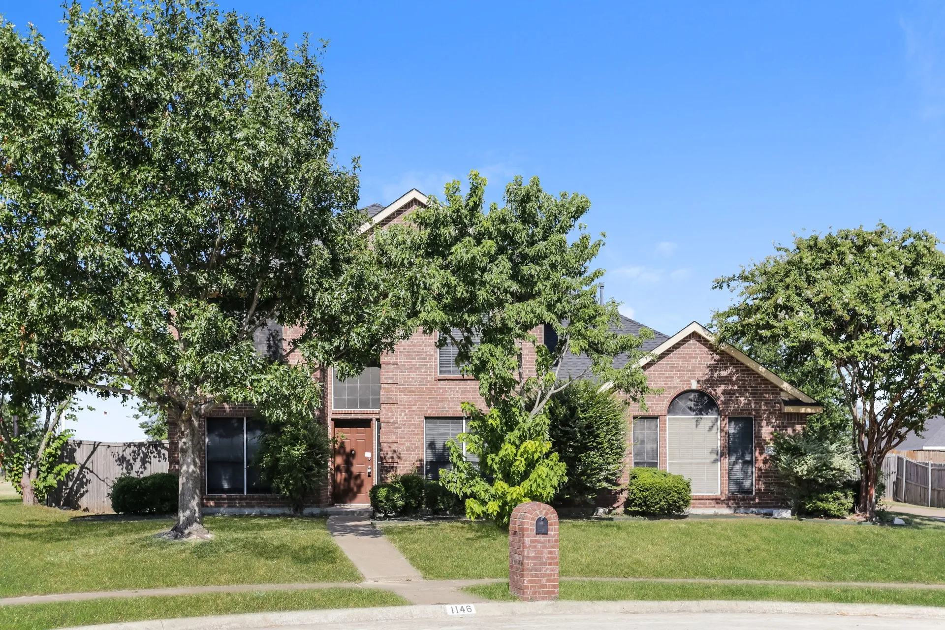 Single Family Residence For Rent in Ellis County , 1146 Finch Circle, Midlothian, Texas 76065, 4 Bedroom, 3 Bathroom, 2 Garage spaces, 2,332 Sqft, built in 2001, mls#21377368, Real Estate Agent in Midlothian, Homes For Rent in Ellis county, Homes For Rent in Midlothian, Realtor in Midlothian Texas, Real Estate Brokerage Independent Realty Texas, Luminita Cordes Realtor