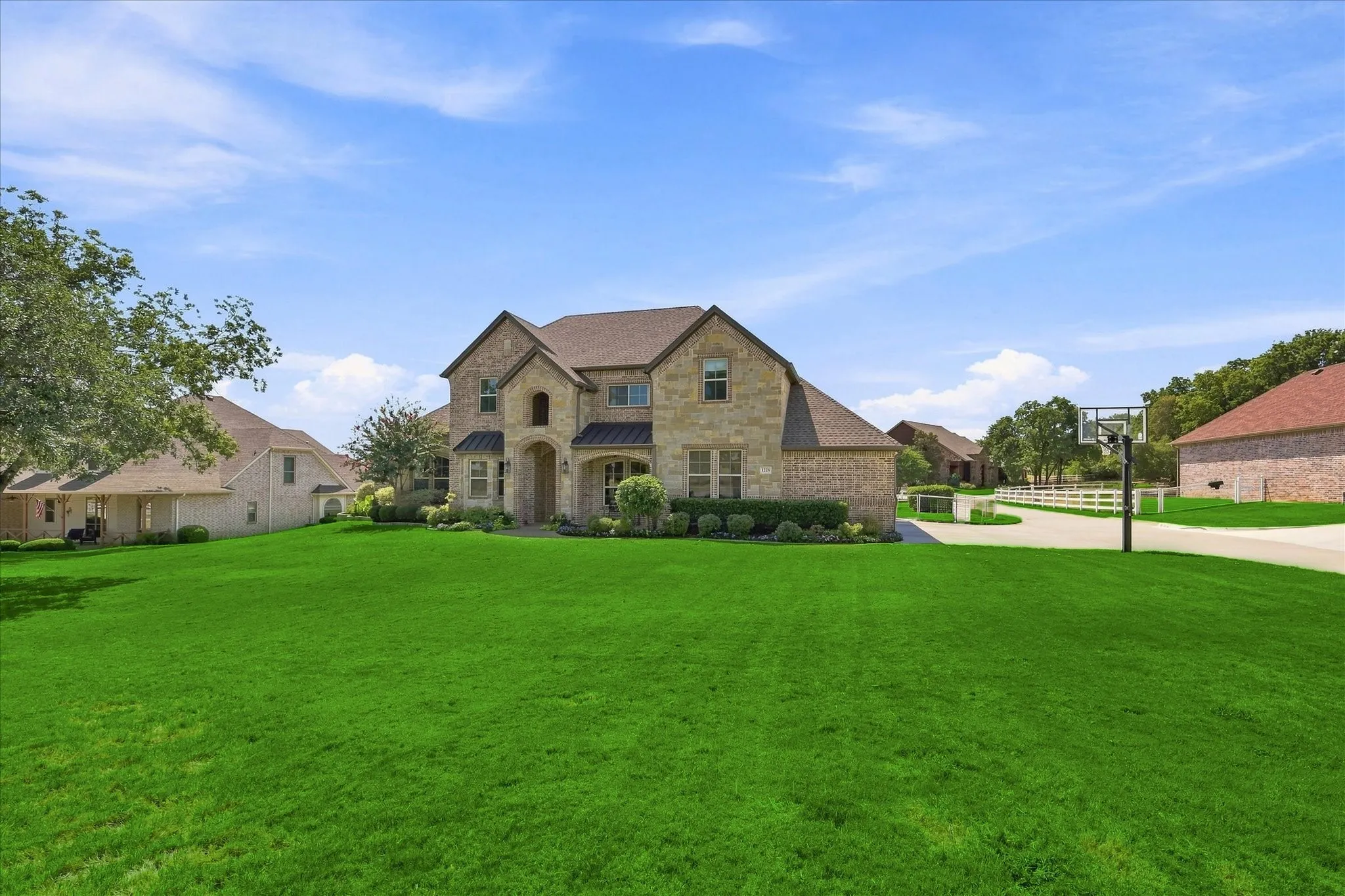 Single Family Residence For Sale in Tarrant County , 1228 Robin Drive, Keller, Texas 76262, 5 Bedroom, 3 Bathroom, 3 Garage spaces, 3,721 Sqft, built in 2008, mls#21352711, Real Estate Agent in Keller, Homes For Sale in Tarrant county, Homes For Sale in Keller, Realtor in Keller Texas, Real Estate Brokerage Independent Realty Texas, Luminita Cordes Realtor