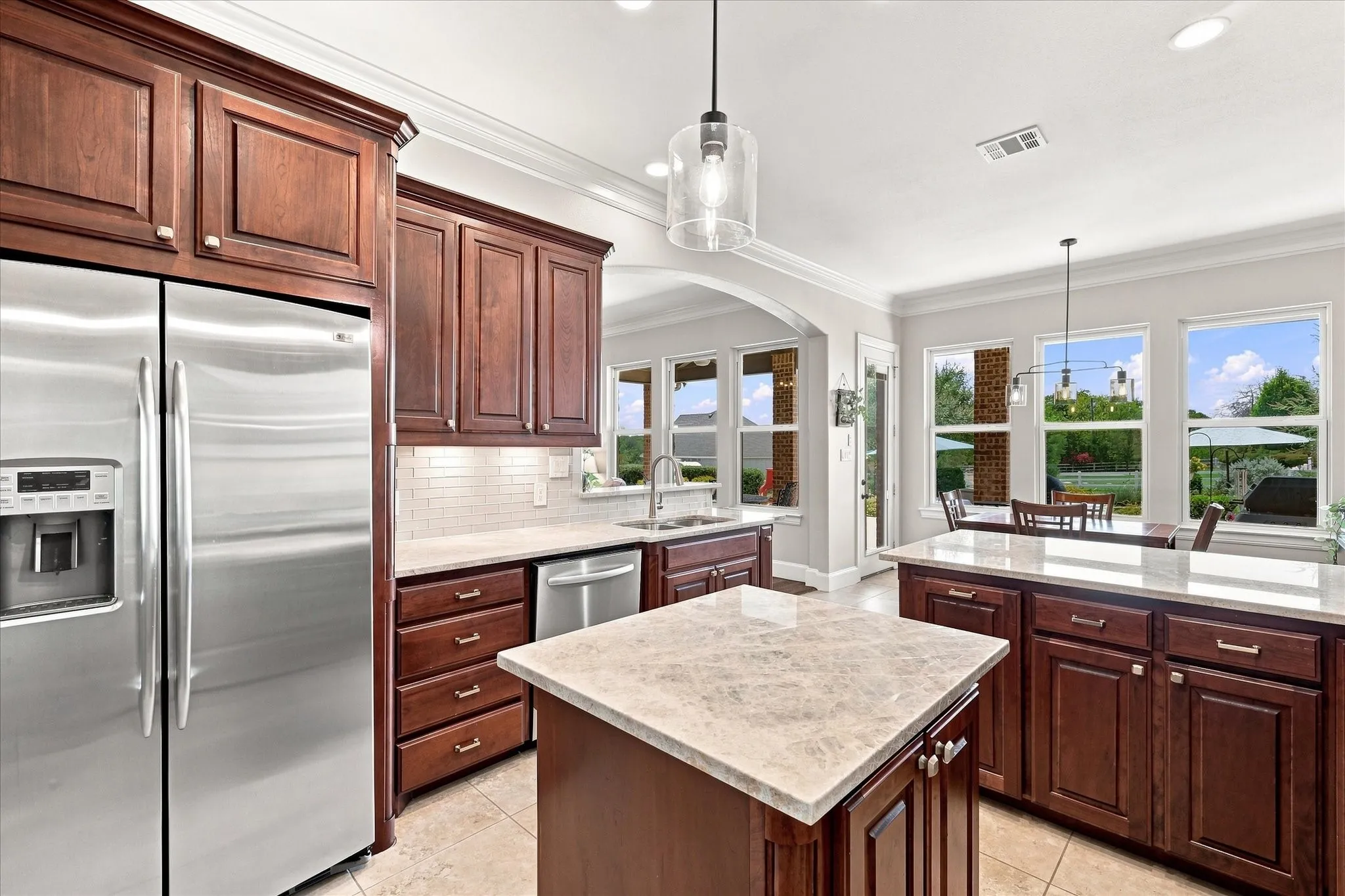 Single Family Residence For Sale in Tarrant County , 1228 Robin Drive, Keller, Texas 76262, 5 Bedroom, 3 Bathroom, 3 Garage spaces, 3,721 Sqft, built in 2008, mls#21352711, Real Estate Agent in Keller, Homes For Sale in Tarrant county, Homes For Sale in Keller, Realtor in Keller Texas, Real Estate Brokerage Independent Realty Texas, Luminita Cordes Realtor