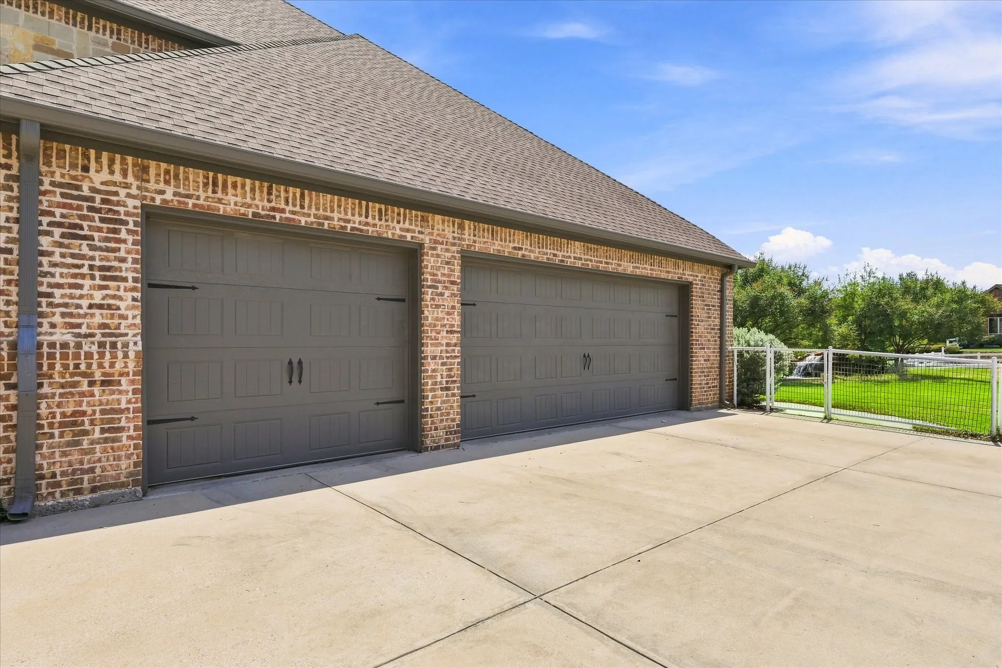 Single Family Residence For Sale in Tarrant County , 1228 Robin Drive, Keller, Texas 76262, 5 Bedroom, 3 Bathroom, 3 Garage spaces, 3,721 Sqft, built in 2008, mls#21352711, Real Estate Agent in Keller, Homes For Sale in Tarrant county, Homes For Sale in Keller, Realtor in Keller Texas, Real Estate Brokerage Independent Realty Texas, Luminita Cordes Realtor