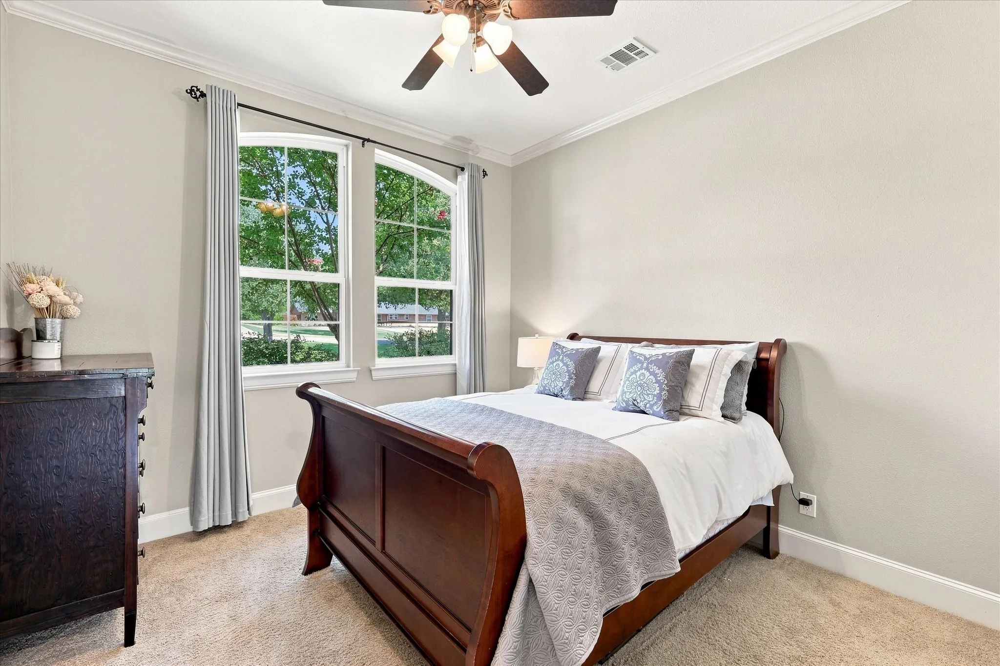 Single Family Residence For Sale in Tarrant County , 1228 Robin Drive, Keller, Texas 76262, 5 Bedroom, 3 Bathroom, 3 Garage spaces, 3,721 Sqft, built in 2008, mls#21352711, Real Estate Agent in Keller, Homes For Sale in Tarrant county, Homes For Sale in Keller, Realtor in Keller Texas, Real Estate Brokerage Independent Realty Texas, Luminita Cordes Realtor