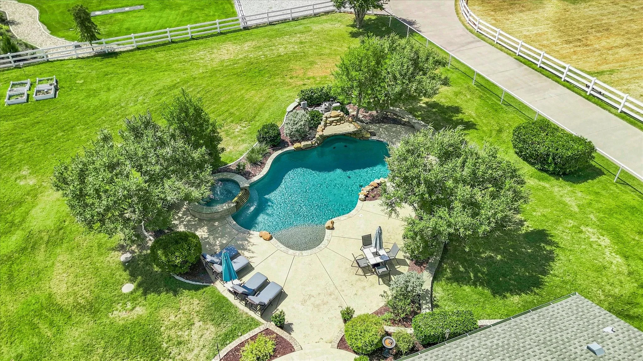 Single Family Residence For Sale in Tarrant County , 1228 Robin Drive, Keller, Texas 76262, 5 Bedroom, 3 Bathroom, 3 Garage spaces, 3,721 Sqft, built in 2008, mls#21352711, Real Estate Agent in Keller, Homes For Sale in Tarrant county, Homes For Sale in Keller, Realtor in Keller Texas, Real Estate Brokerage Independent Realty Texas, Luminita Cordes Realtor