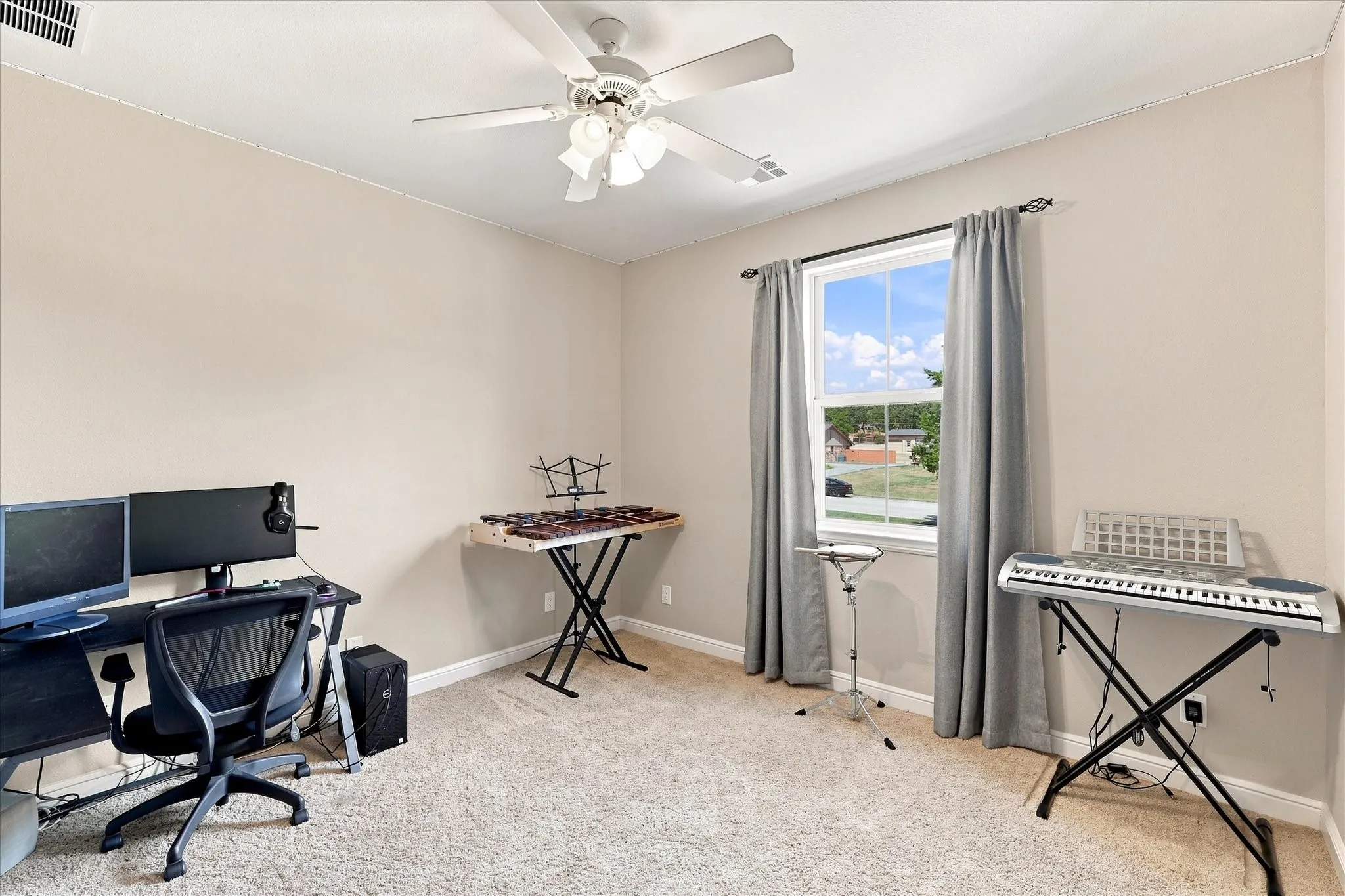 Single Family Residence For Sale in Tarrant County , 1228 Robin Drive, Keller, Texas 76262, 5 Bedroom, 3 Bathroom, 3 Garage spaces, 3,721 Sqft, built in 2008, mls#21352711, Real Estate Agent in Keller, Homes For Sale in Tarrant county, Homes For Sale in Keller, Realtor in Keller Texas, Real Estate Brokerage Independent Realty Texas, Luminita Cordes Realtor