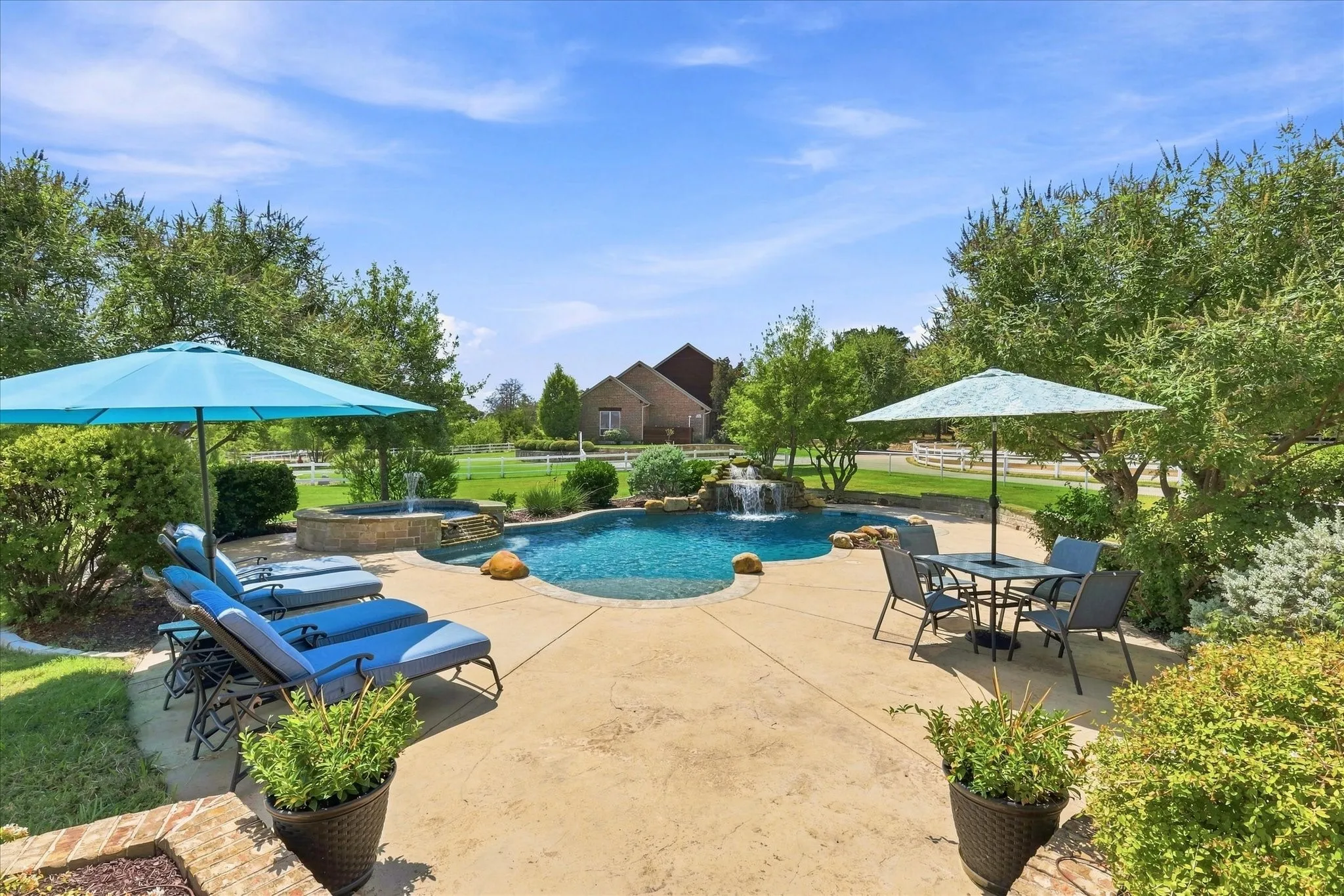 Single Family Residence For Sale in Tarrant County , 1228 Robin Drive, Keller, Texas 76262, 5 Bedroom, 3 Bathroom, 3 Garage spaces, 3,721 Sqft, built in 2008, mls#21352711, Real Estate Agent in Keller, Homes For Sale in Tarrant county, Homes For Sale in Keller, Realtor in Keller Texas, Real Estate Brokerage Independent Realty Texas, Luminita Cordes Realtor