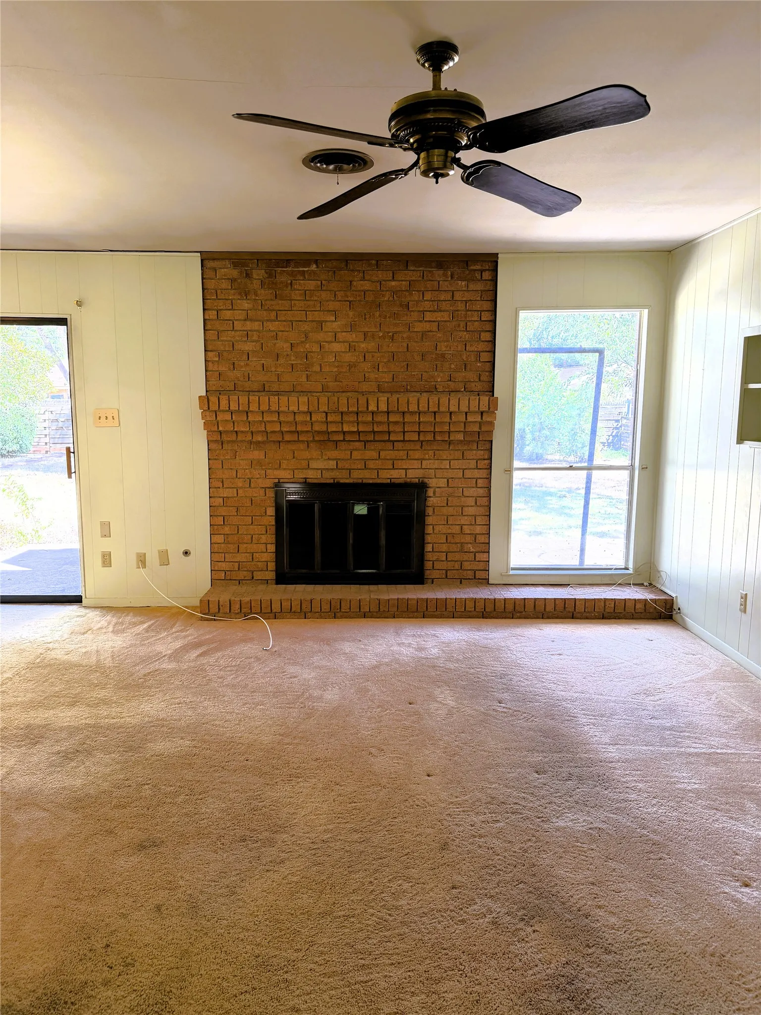 Single Family Residence For Sale in Taylor County , 2509 Crescent Drive, Abilene, Texas 79605, 3 Bedroom, 2 Bathroom, 2 Garage spaces, 1,572 Sqft, built in 1961, mls#21377010, Real Estate Agent in Abilene, Homes For Sale in Taylor county, Homes For Sale in Abilene, Realtor in Abilene Texas, Real Estate Brokerage Independent Realty Texas, Luminita Cordes Realtor