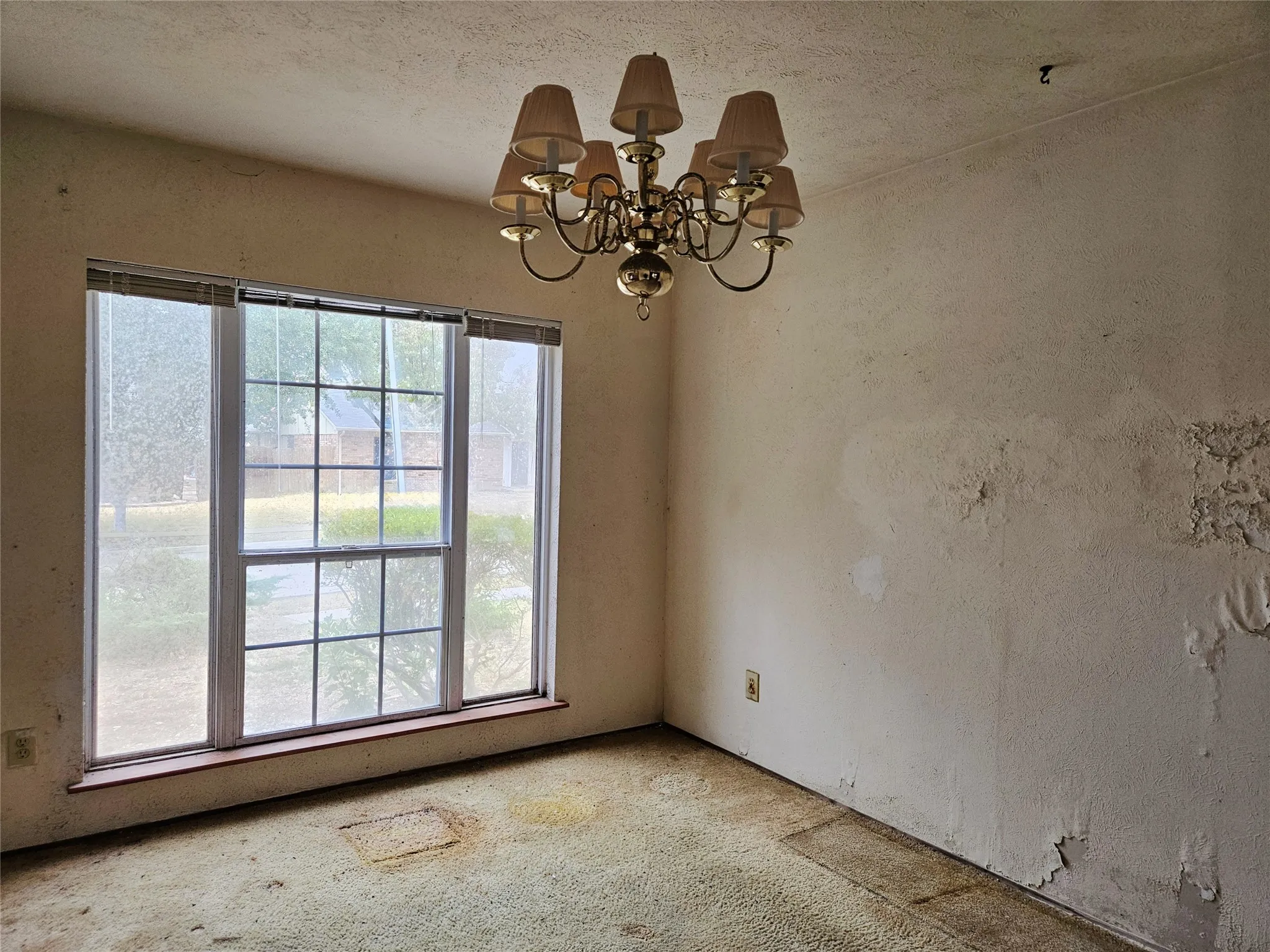 Single Family Residence For Sale in Denton County , 5717 Terry Street, The Colony, Texas 75056, 3 Bedroom, 2 Bathroom, 1 Garage spaces, 1,727 Sqft, built in 1983, mls#21377365, Real Estate Agent in The Colony, Homes For Sale in Denton county, Homes For Sale in The Colony, Realtor in The Colony Texas, Real Estate Brokerage Independent Realty Texas, Luminita Cordes Realtor
