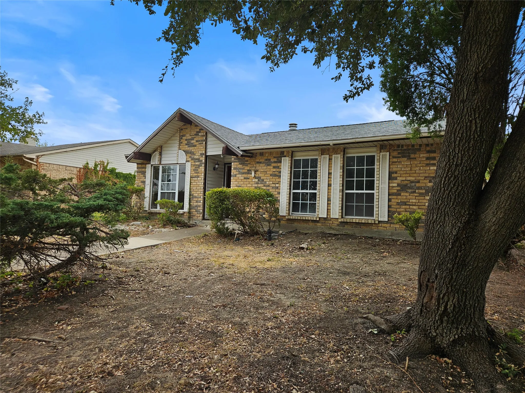 Single Family Residence For Sale in Denton County , 5717 Terry Street, The Colony, Texas 75056, 3 Bedroom, 2 Bathroom, 1 Garage spaces, 1,727 Sqft, built in 1983, mls#21377365, Real Estate Agent in The Colony, Homes For Sale in Denton county, Homes For Sale in The Colony, Realtor in The Colony Texas, Real Estate Brokerage Independent Realty Texas, Luminita Cordes Realtor