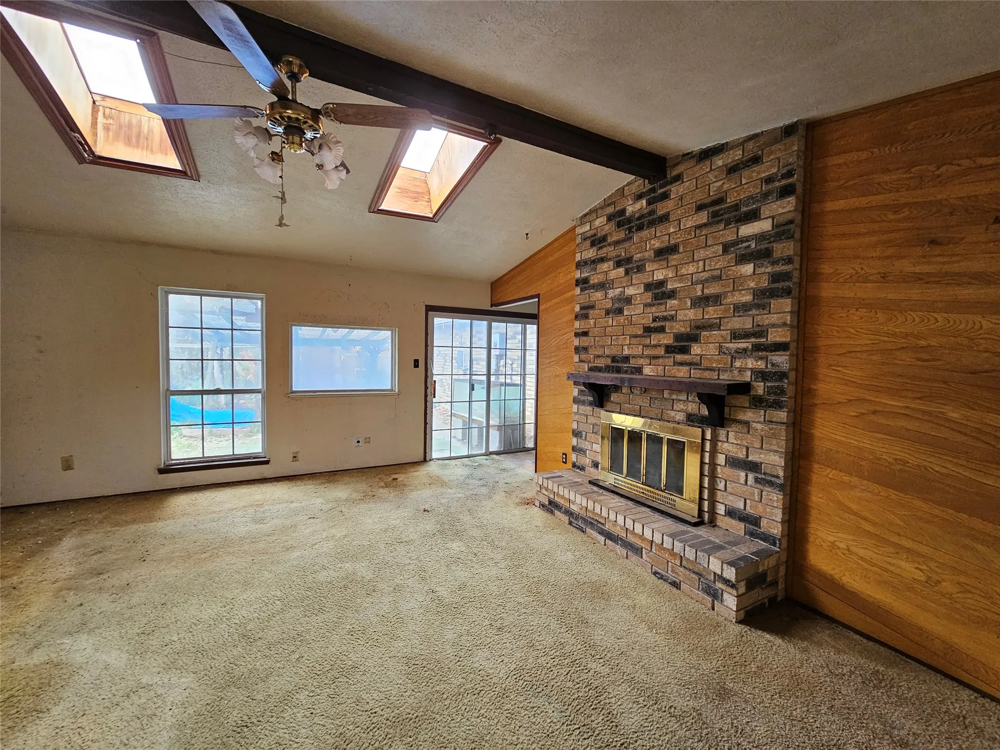 Single Family Residence For Sale in Denton County , 5717 Terry Street, The Colony, Texas 75056, 3 Bedroom, 2 Bathroom, 1 Garage spaces, 1,727 Sqft, built in 1983, mls#21377365, Real Estate Agent in The Colony, Homes For Sale in Denton county, Homes For Sale in The Colony, Realtor in The Colony Texas, Real Estate Brokerage Independent Realty Texas, Luminita Cordes Realtor