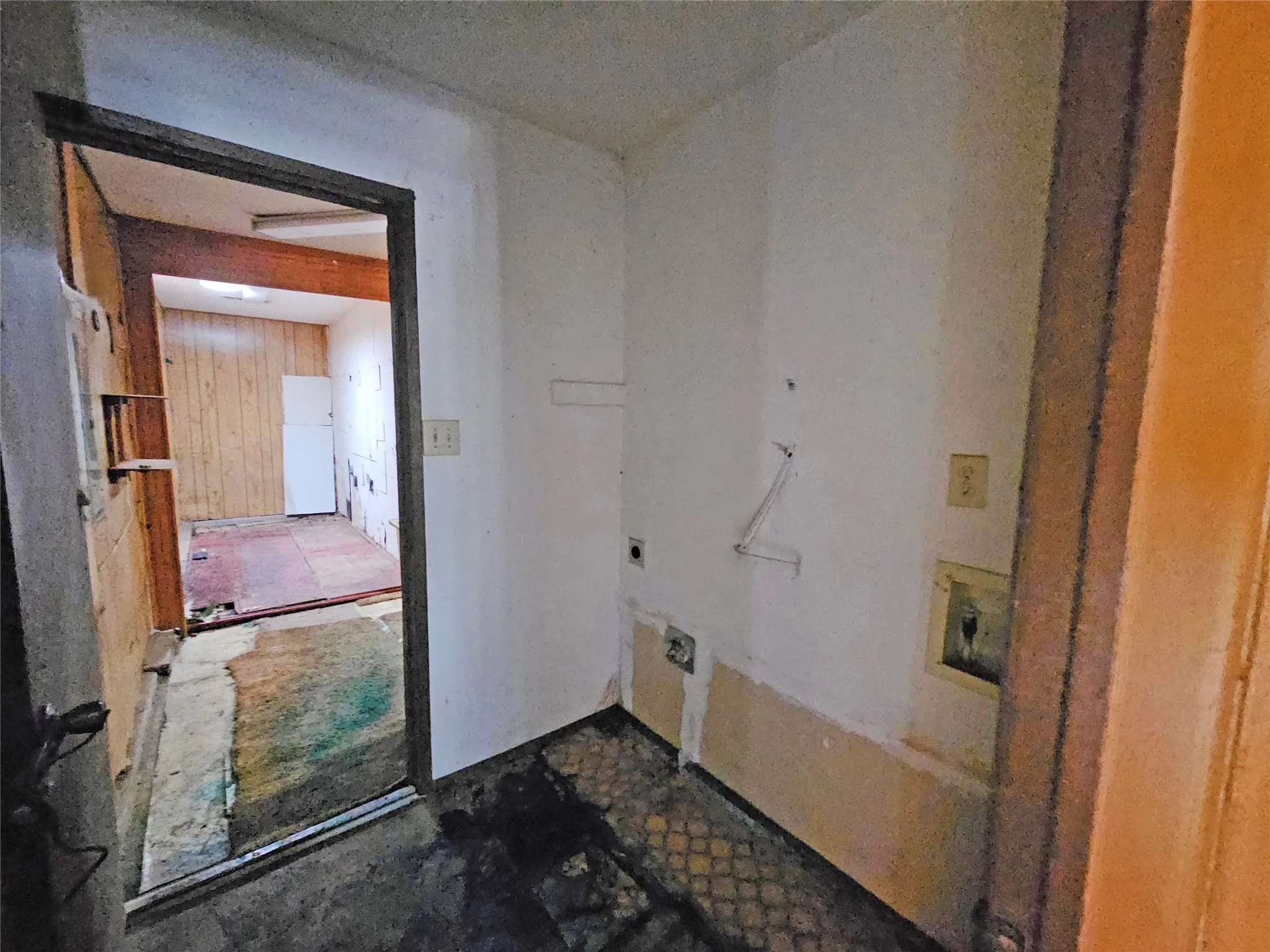 Single Family Residence For Sale in Denton County , 5717 Terry Street, The Colony, Texas 75056, 3 Bedroom, 2 Bathroom, 1 Garage spaces, 1,727 Sqft, built in 1983, mls#21377365, Real Estate Agent in The Colony, Homes For Sale in Denton county, Homes For Sale in The Colony, Realtor in The Colony Texas, Real Estate Brokerage Independent Realty Texas, Luminita Cordes Realtor