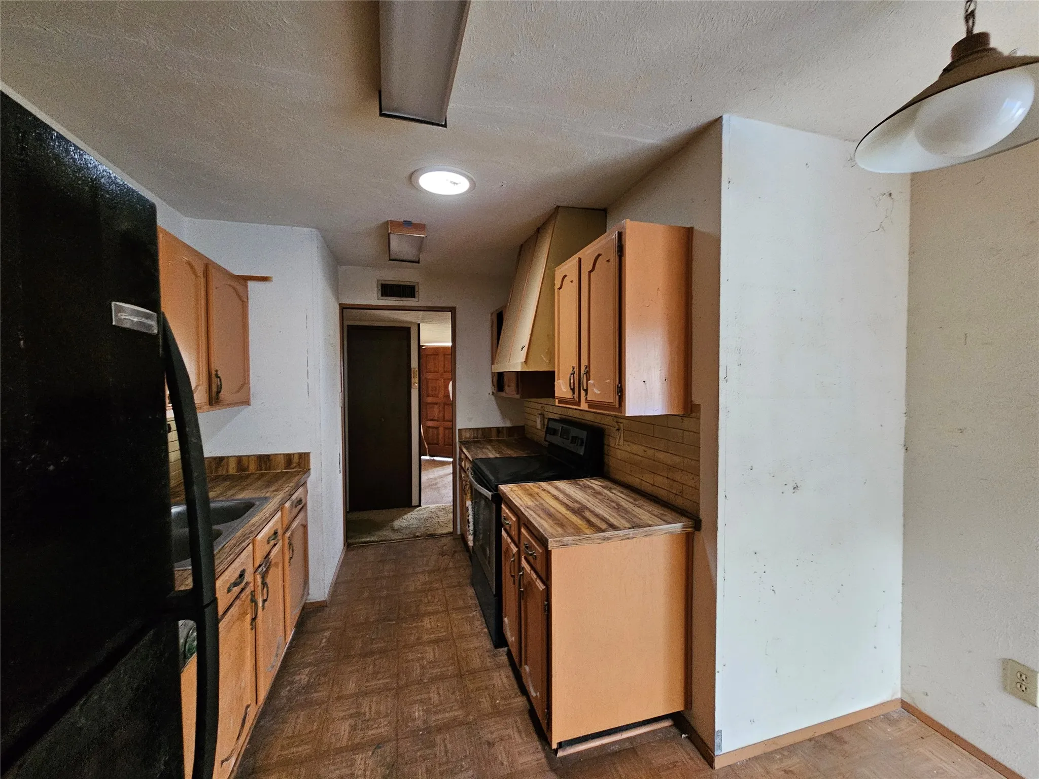 Single Family Residence For Sale in Denton County , 5717 Terry Street, The Colony, Texas 75056, 3 Bedroom, 2 Bathroom, 1 Garage spaces, 1,727 Sqft, built in 1983, mls#21377365, Real Estate Agent in The Colony, Homes For Sale in Denton county, Homes For Sale in The Colony, Realtor in The Colony Texas, Real Estate Brokerage Independent Realty Texas, Luminita Cordes Realtor