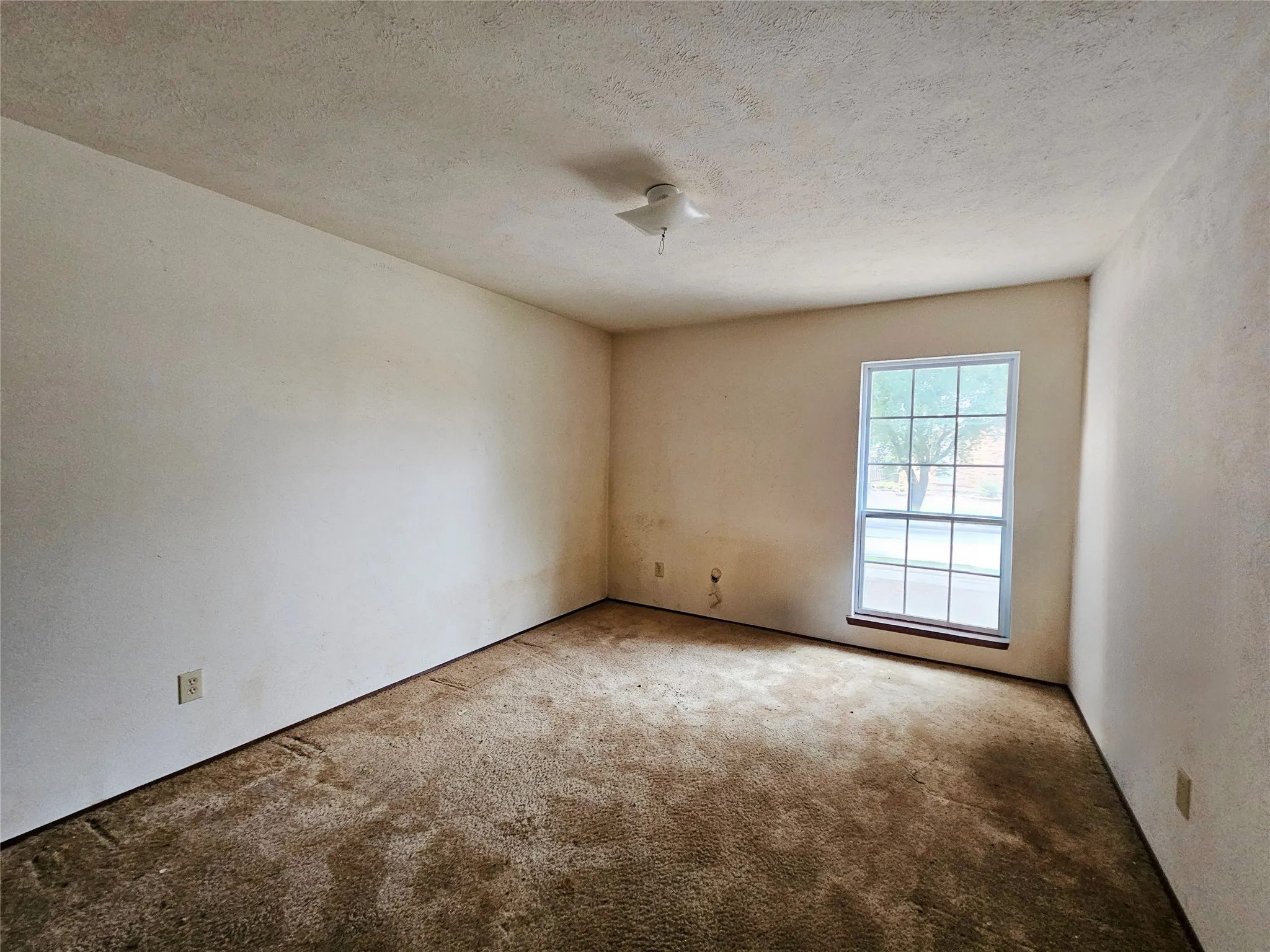 Single Family Residence For Sale in Denton County , 5717 Terry Street, The Colony, Texas 75056, 3 Bedroom, 2 Bathroom, 1 Garage spaces, 1,727 Sqft, built in 1983, mls#21377365, Real Estate Agent in The Colony, Homes For Sale in Denton county, Homes For Sale in The Colony, Realtor in The Colony Texas, Real Estate Brokerage Independent Realty Texas, Luminita Cordes Realtor