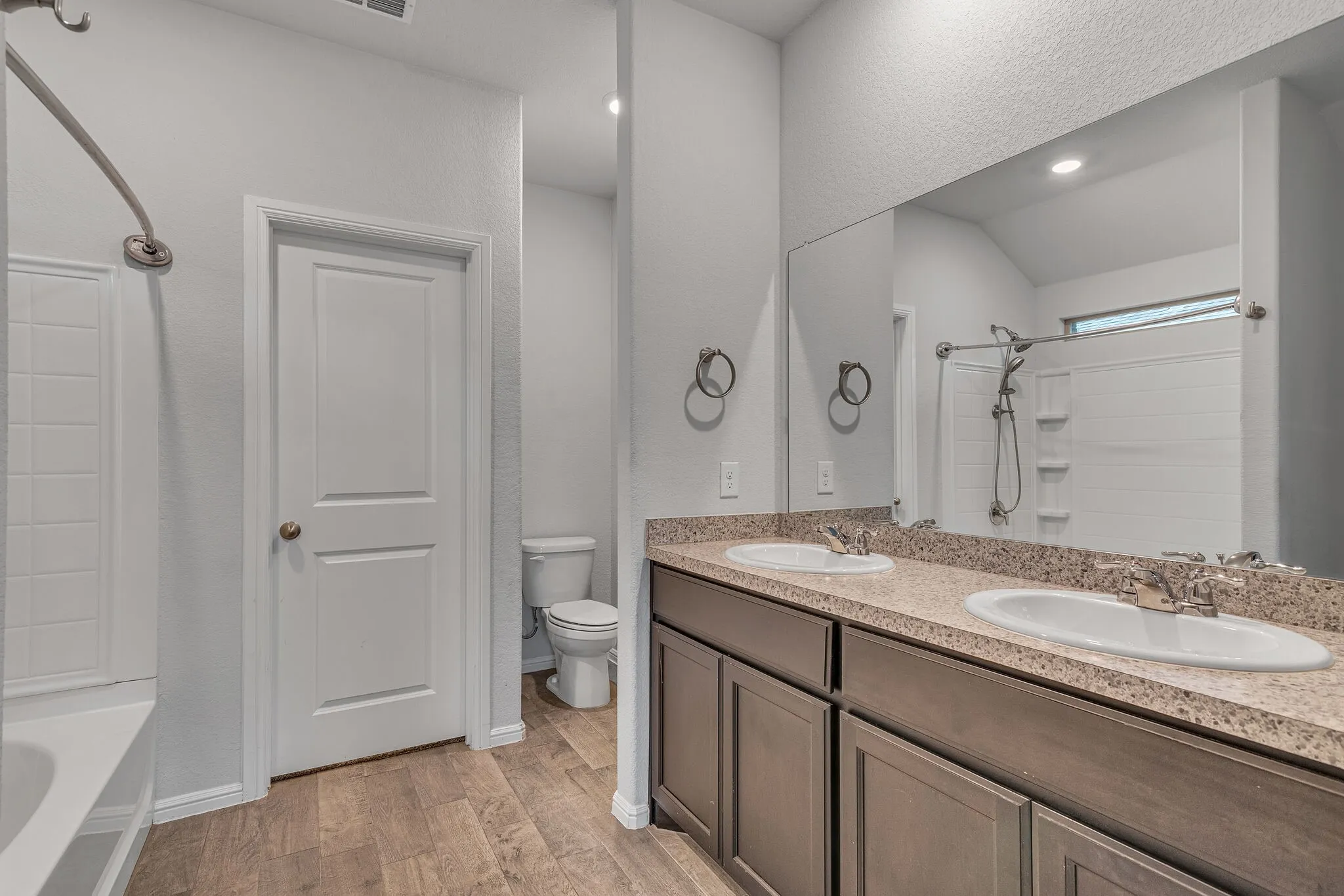 Single Family Residence For Rent in Tarrant County , 2225 Stallings Road, Fort Worth, Texas 76108, 4 Bedroom, 2 Bathroom, 2 Garage spaces, 1,795 Sqft, built in 2020, mls#21377366, Real Estate Agent in Fort Worth, Homes For Rent in Tarrant county, Homes For Rent in Fort Worth, Realtor in Fort Worth Texas, Real Estate Brokerage Independent Realty Texas, Luminita Cordes Realtor
