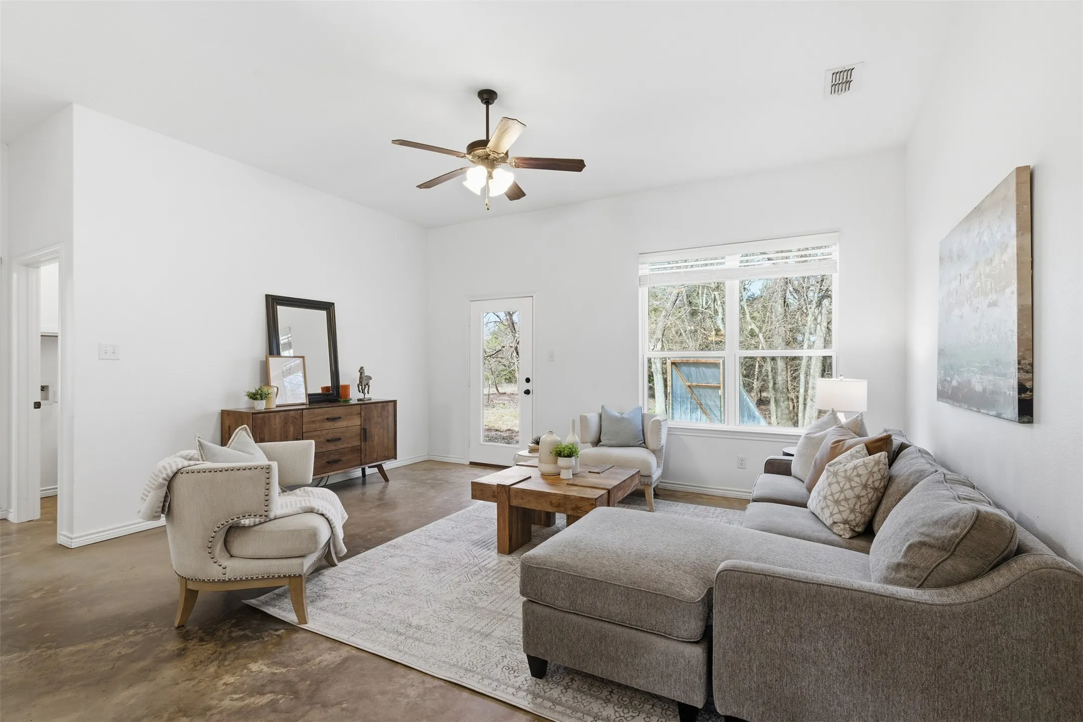 Single Family Residence For Sale in Hunt County , 5000 FM 2947, Greenville, Texas 75402, 3 Bedroom, 2 Bathroom, 2 Garage spaces, 1,756 Sqft, built in 2021, mls#21374747, Real Estate Agent in Greenville, Homes For Sale in Hunt county, Homes For Sale in Greenville, Realtor in Greenville Texas, Real Estate Brokerage Independent Realty Texas, Luminita Cordes Realtor