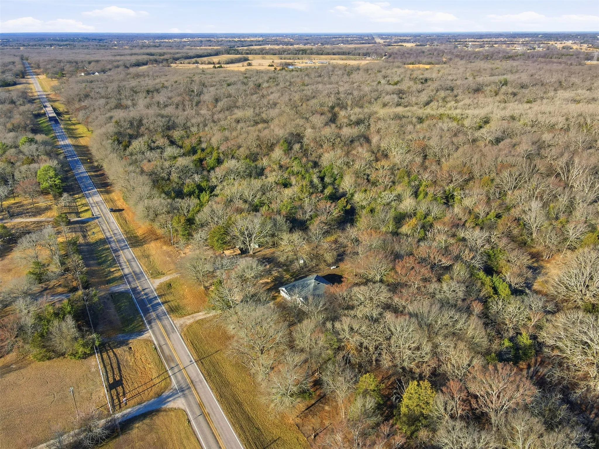 Single Family Residence For Sale in Hunt County , 5000 FM 2947, Greenville, Texas 75402, 3 Bedroom, 2 Bathroom, 2 Garage spaces, 1,756 Sqft, built in 2021, mls#21374747, Real Estate Agent in Greenville, Homes For Sale in Hunt county, Homes For Sale in Greenville, Realtor in Greenville Texas, Real Estate Brokerage Independent Realty Texas, Luminita Cordes Realtor