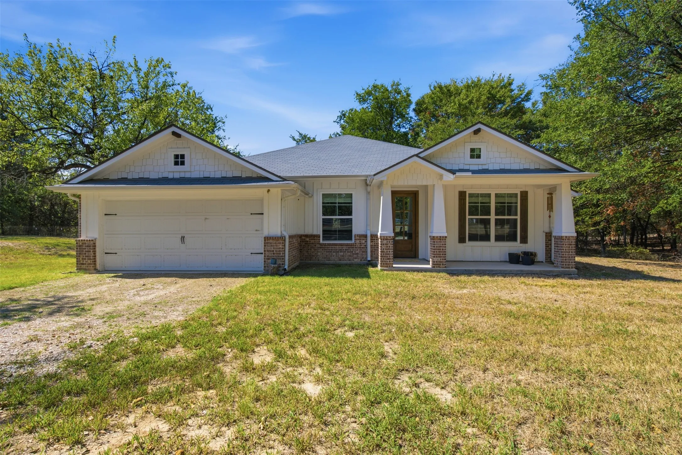 Single Family Residence For Sale in Hunt County , 5000 FM 2947, Greenville, Texas 75402, 3 Bedroom, 2 Bathroom, 2 Garage spaces, 1,756 Sqft, built in 2021, mls#21374747, Real Estate Agent in Greenville, Homes For Sale in Hunt county, Homes For Sale in Greenville, Realtor in Greenville Texas, Real Estate Brokerage Independent Realty Texas, Luminita Cordes Realtor