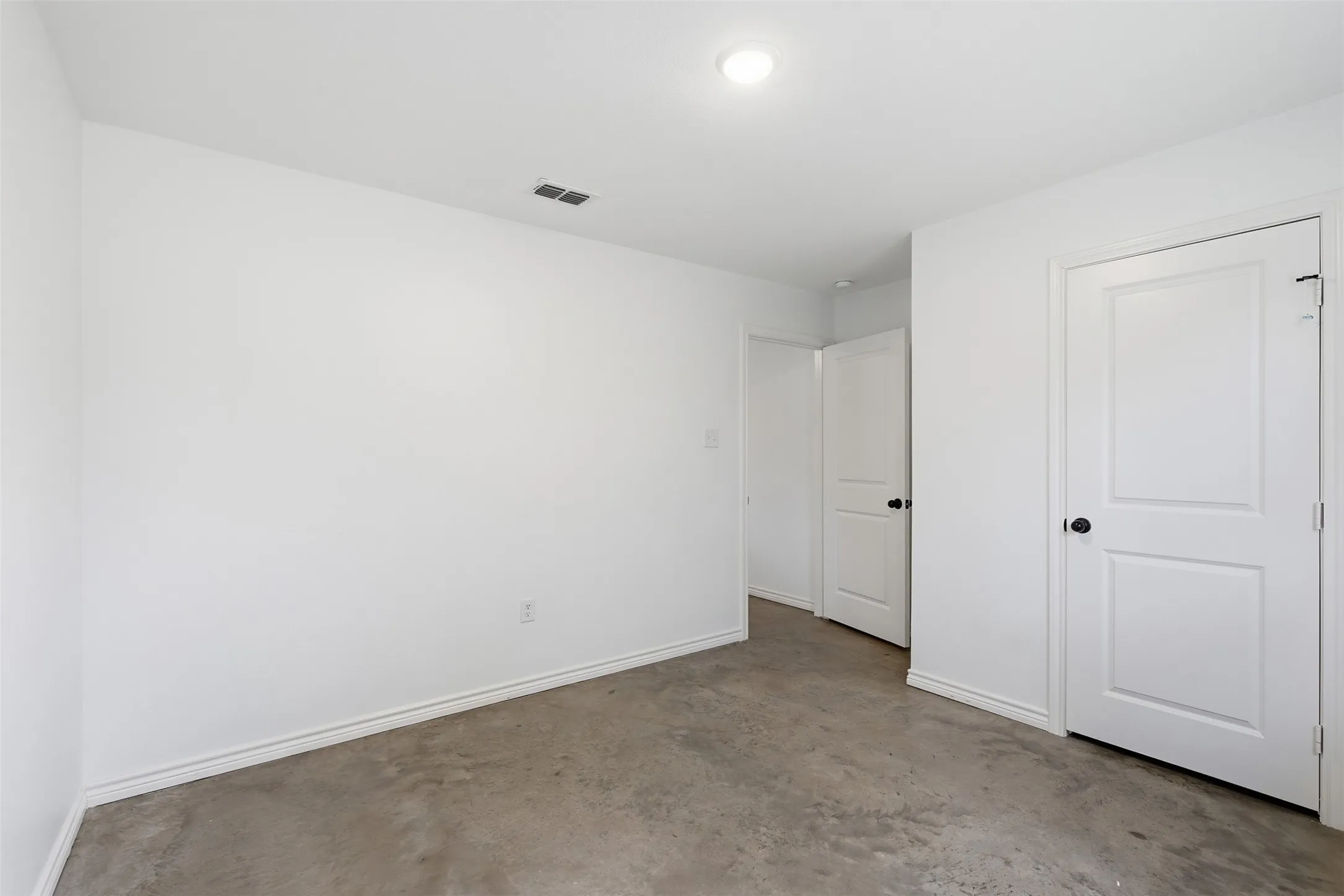 Single Family Residence For Sale in Hunt County , 5000 FM 2947, Greenville, Texas 75402, 3 Bedroom, 2 Bathroom, 2 Garage spaces, 1,756 Sqft, built in 2021, mls#21374747, Real Estate Agent in Greenville, Homes For Sale in Hunt county, Homes For Sale in Greenville, Realtor in Greenville Texas, Real Estate Brokerage Independent Realty Texas, Luminita Cordes Realtor