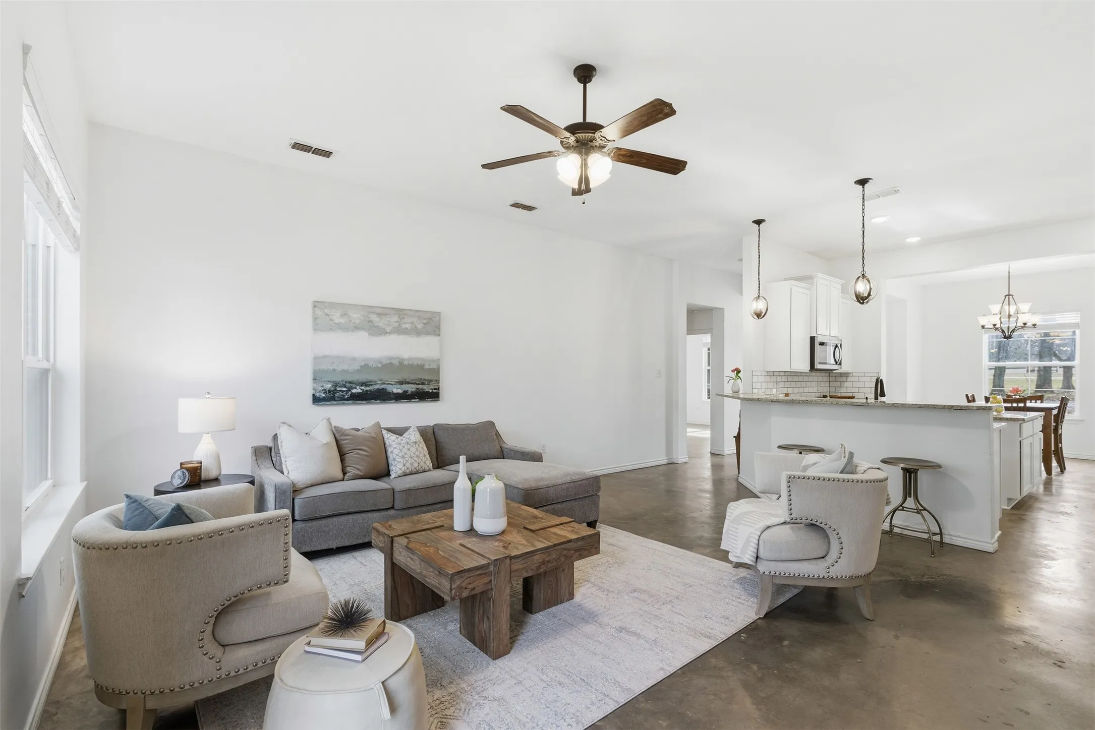 Single Family Residence For Sale in Hunt County , 5000 FM 2947, Greenville, Texas 75402, 3 Bedroom, 2 Bathroom, 2 Garage spaces, 1,756 Sqft, built in 2021, mls#21374747, Real Estate Agent in Greenville, Homes For Sale in Hunt county, Homes For Sale in Greenville, Realtor in Greenville Texas, Real Estate Brokerage Independent Realty Texas, Luminita Cordes Realtor
