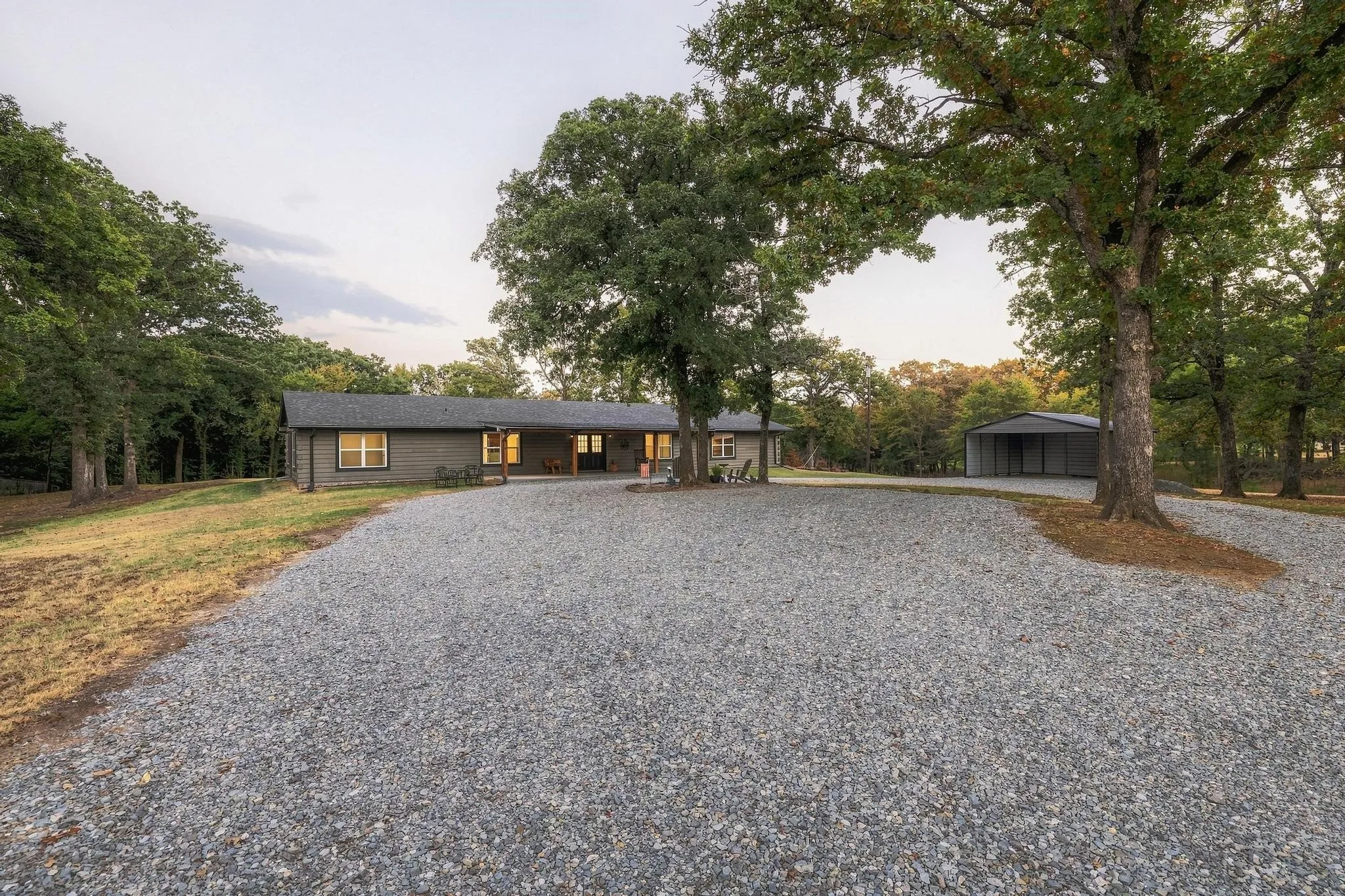 Single Family Residence For Sale in Grayson County , 230 Frosty Hollow Road, Denison, Texas 75021, 5 Bedroom, 3 Bathroom, Garage spaces, 2,700 Sqft, built in 1976, mls#21375834, Real Estate Agent in Denison, Homes For Sale in Grayson county, Homes For Sale in Denison, Realtor in Denison Texas, Real Estate Brokerage Independent Realty Texas, Luminita Cordes Realtor