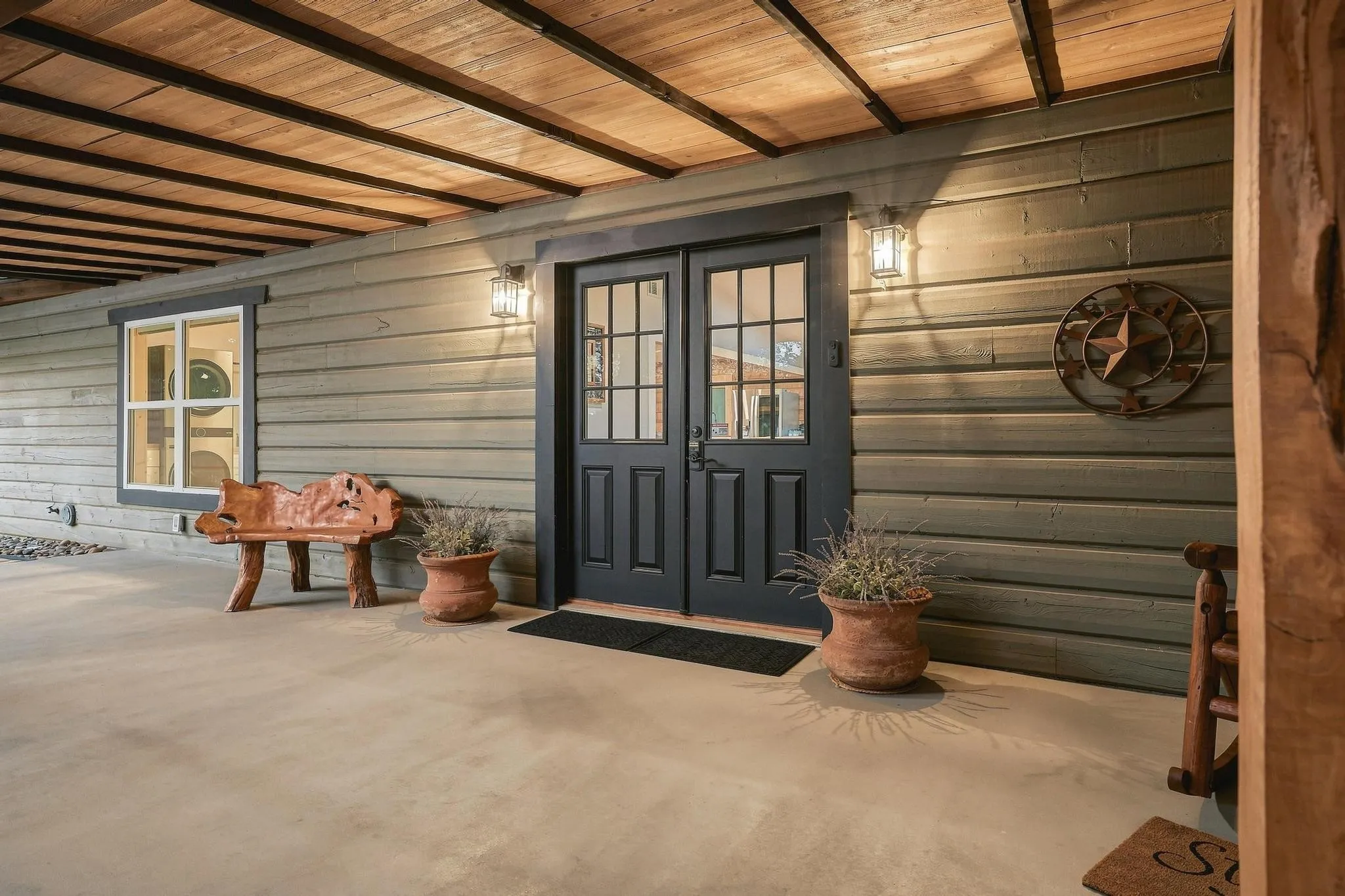Single Family Residence For Sale in Grayson County , 230 Frosty Hollow Road, Denison, Texas 75021, 5 Bedroom, 3 Bathroom, Garage spaces, 2,700 Sqft, built in 1976, mls#21375834, Real Estate Agent in Denison, Homes For Sale in Grayson county, Homes For Sale in Denison, Realtor in Denison Texas, Real Estate Brokerage Independent Realty Texas, Luminita Cordes Realtor