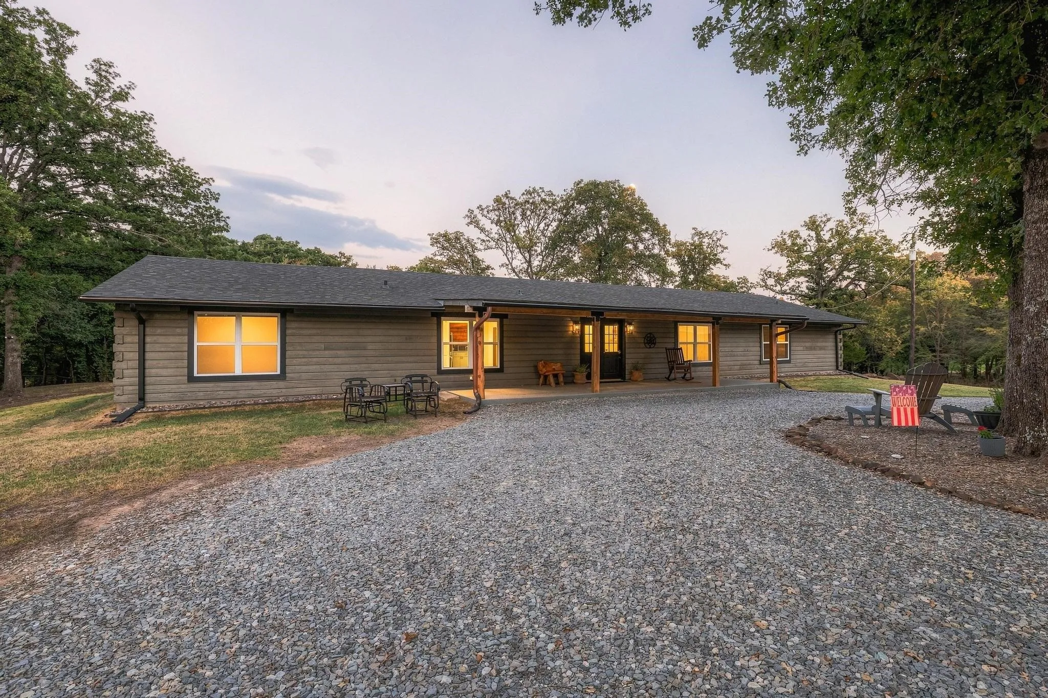 Single Family Residence For Sale in Grayson County , 230 Frosty Hollow Road, Denison, Texas 75021, 5 Bedroom, 3 Bathroom, Garage spaces, 2,700 Sqft, built in 1976, mls#21375834, Real Estate Agent in Denison, Homes For Sale in Grayson county, Homes For Sale in Denison, Realtor in Denison Texas, Real Estate Brokerage Independent Realty Texas, Luminita Cordes Realtor