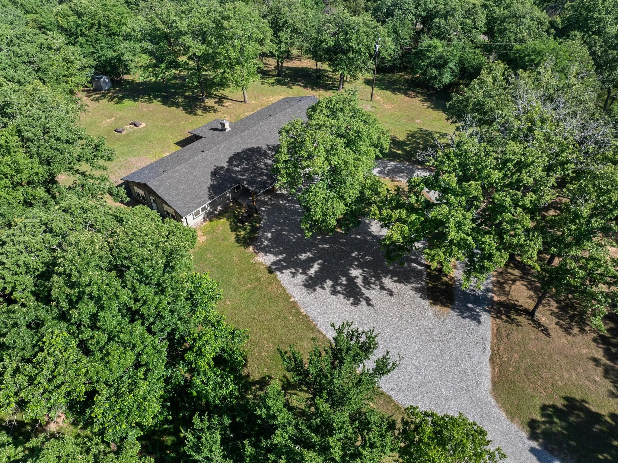Single Family Residence For Sale in Grayson County , 230 Frosty Hollow Road, Denison, Texas 75021, 5 Bedroom, 3 Bathroom, Garage spaces, 2,700 Sqft, built in 1976, mls#21375834, Real Estate Agent in Denison, Homes For Sale in Grayson county, Homes For Sale in Denison, Realtor in Denison Texas, Real Estate Brokerage Independent Realty Texas, Luminita Cordes Realtor