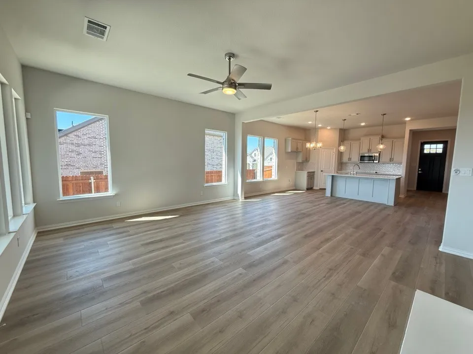 Single Family Residence For Sale in Parker County , 528 Vista Ridge Drive, Weatherford, Texas 76087, 3 Bedroom, 2 Bathroom, 2 Garage spaces, 1,998 Sqft, built in 2026, mls#21377378, Real Estate Agent in Weatherford, Homes For Sale in Parker county, Homes For Sale in Weatherford, Realtor in Weatherford Texas, Real Estate Brokerage Independent Realty Texas, Luminita Cordes Realtor