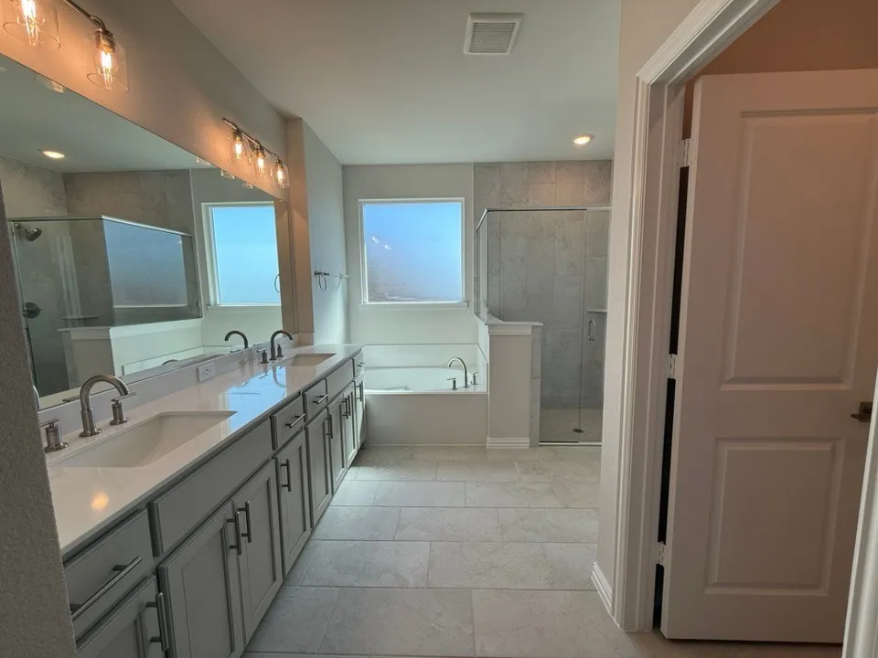 Single Family Residence For Sale in Parker County , 528 Vista Ridge Drive, Weatherford, Texas 76087, 3 Bedroom, 2 Bathroom, 2 Garage spaces, 1,998 Sqft, built in 2026, mls#21377378, Real Estate Agent in Weatherford, Homes For Sale in Parker county, Homes For Sale in Weatherford, Realtor in Weatherford Texas, Real Estate Brokerage Independent Realty Texas, Luminita Cordes Realtor