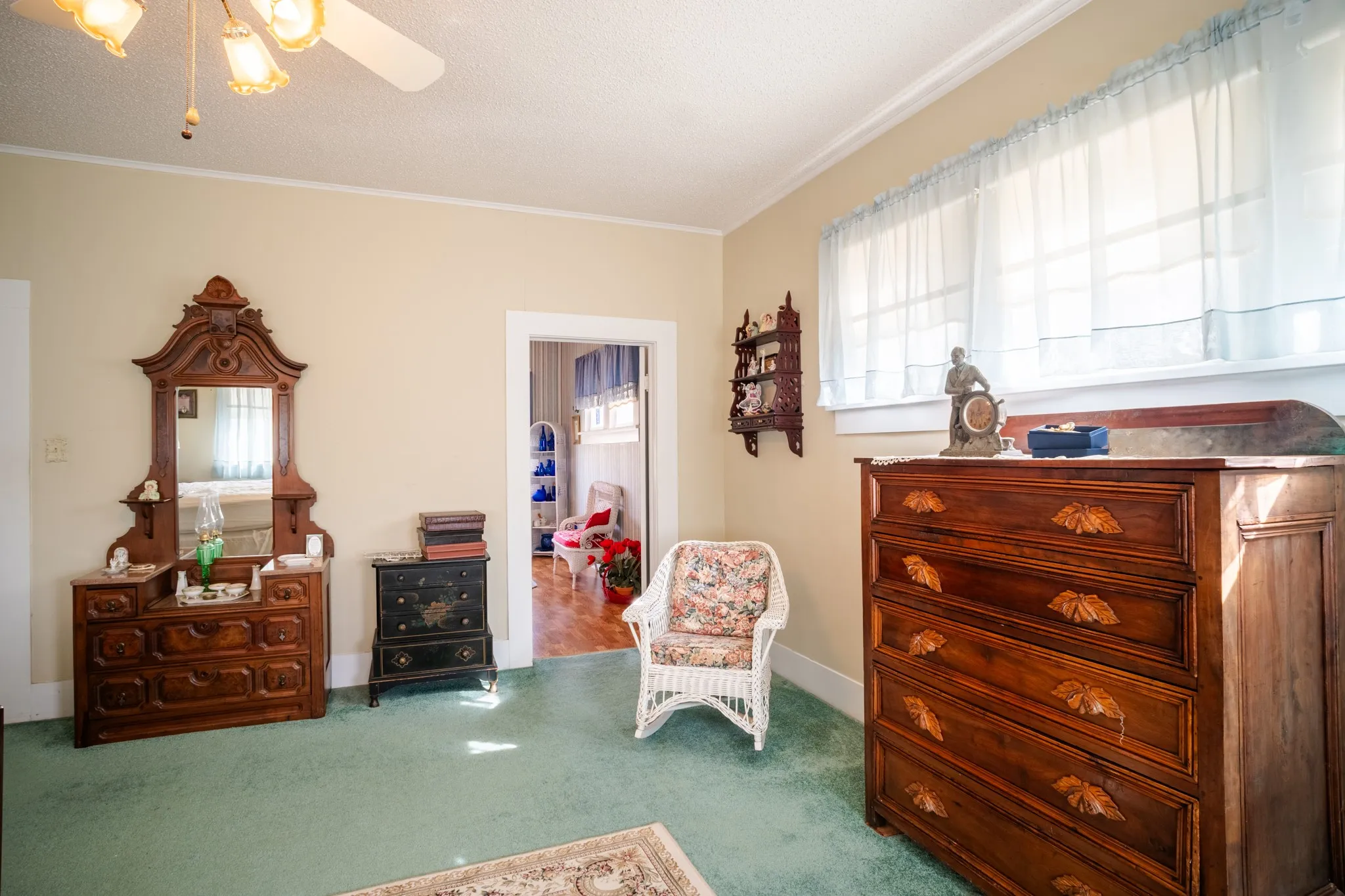 Single Family Residence For Sale in Freestone County , 115 E Brazos, Wortham, Texas 76693, 4 Bedroom, 2 Bathroom, 2 Garage spaces, 3,130 Sqft, built in 1910, mls#21377363, Real Estate Agent in Wortham, Homes For Sale in Freestone county, Homes For Sale in Wortham, Realtor in Wortham Texas, Real Estate Brokerage Independent Realty Texas, Luminita Cordes Realtor