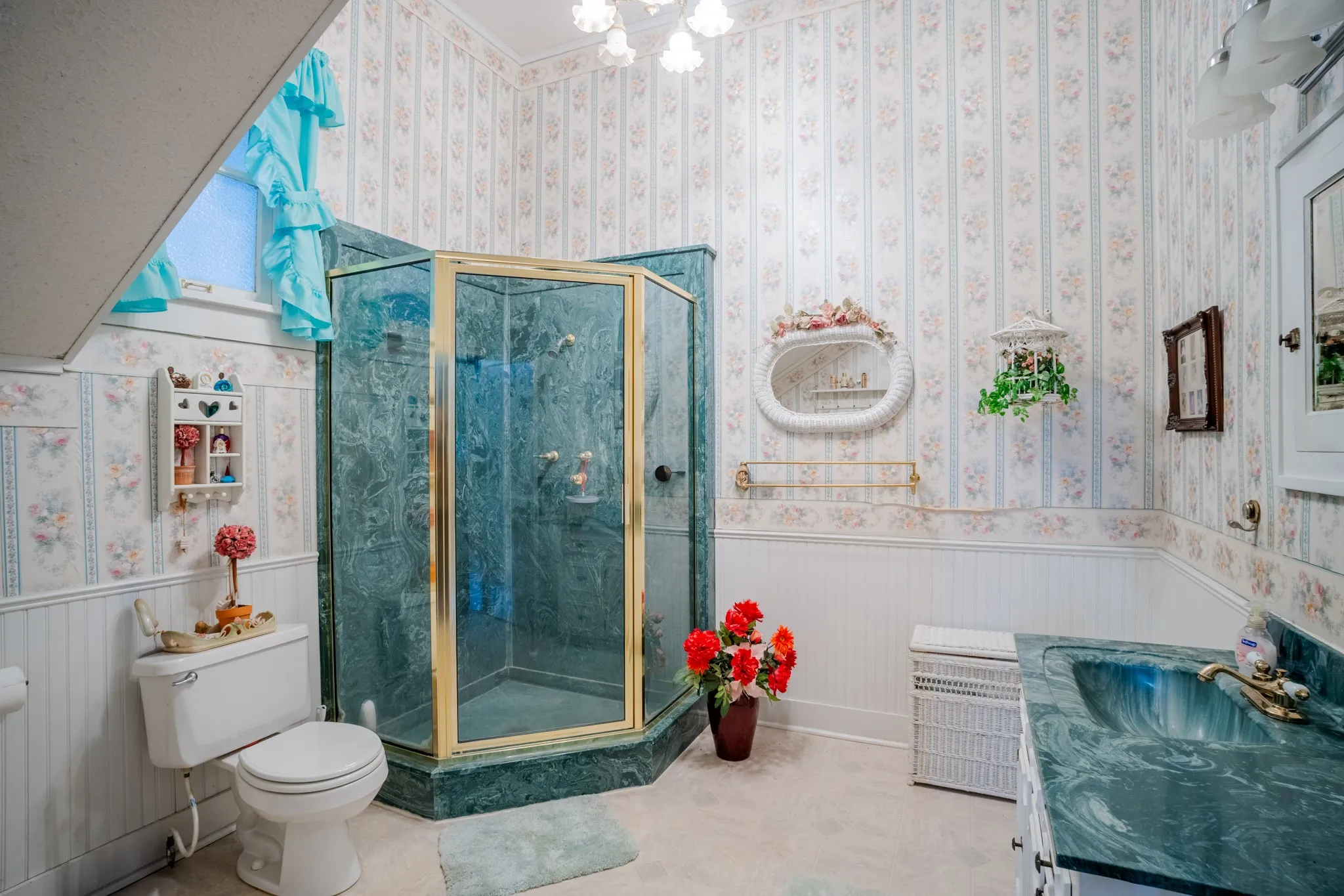 Single Family Residence For Sale in Freestone County , 115 E Brazos, Wortham, Texas 76693, 4 Bedroom, 2 Bathroom, 2 Garage spaces, 3,130 Sqft, built in 1910, mls#21377363, Real Estate Agent in Wortham, Homes For Sale in Freestone county, Homes For Sale in Wortham, Realtor in Wortham Texas, Real Estate Brokerage Independent Realty Texas, Luminita Cordes Realtor