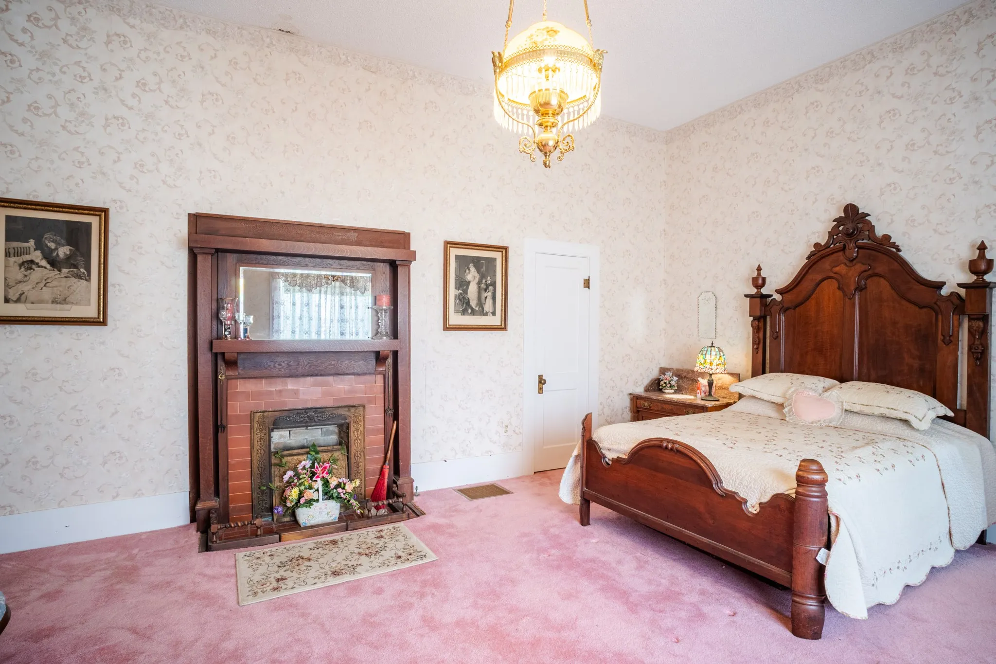 Single Family Residence For Sale in Freestone County , 115 E Brazos, Wortham, Texas 76693, 4 Bedroom, 2 Bathroom, 2 Garage spaces, 3,130 Sqft, built in 1910, mls#21377363, Real Estate Agent in Wortham, Homes For Sale in Freestone county, Homes For Sale in Wortham, Realtor in Wortham Texas, Real Estate Brokerage Independent Realty Texas, Luminita Cordes Realtor