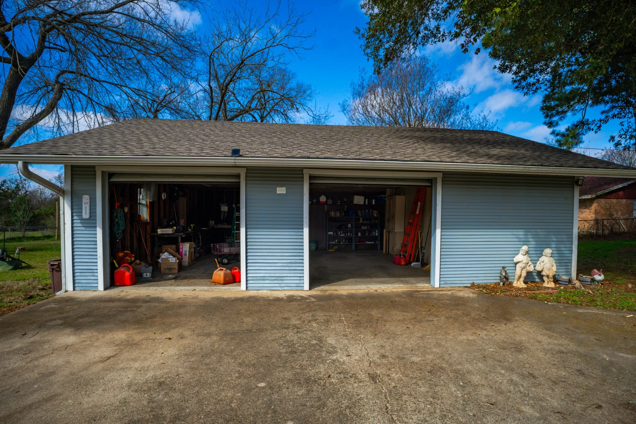 Single Family Residence For Sale in Freestone County , 115 E Brazos, Wortham, Texas 76693, 4 Bedroom, 2 Bathroom, 2 Garage spaces, 3,130 Sqft, built in 1910, mls#21377363, Real Estate Agent in Wortham, Homes For Sale in Freestone county, Homes For Sale in Wortham, Realtor in Wortham Texas, Real Estate Brokerage Independent Realty Texas, Luminita Cordes Realtor