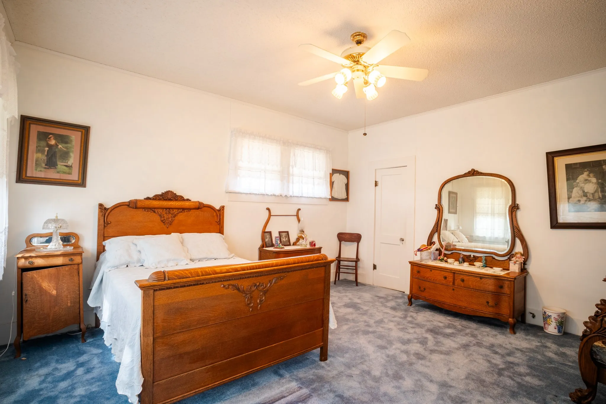 Single Family Residence For Sale in Freestone County , 115 E Brazos, Wortham, Texas 76693, 4 Bedroom, 2 Bathroom, 2 Garage spaces, 3,130 Sqft, built in 1910, mls#21377363, Real Estate Agent in Wortham, Homes For Sale in Freestone county, Homes For Sale in Wortham, Realtor in Wortham Texas, Real Estate Brokerage Independent Realty Texas, Luminita Cordes Realtor
