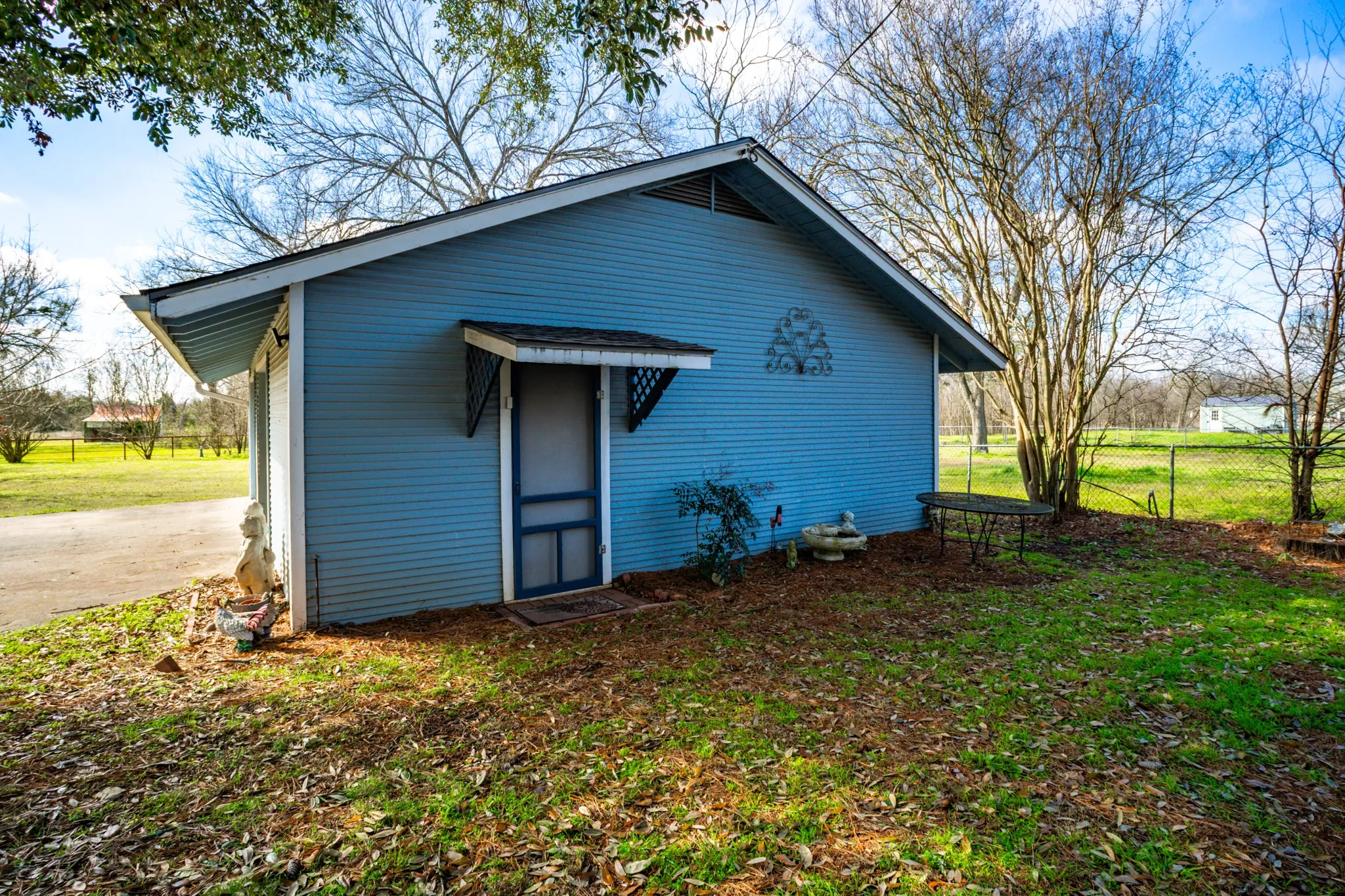 Single Family Residence For Sale in Freestone County , 115 E Brazos, Wortham, Texas 76693, 4 Bedroom, 2 Bathroom, 2 Garage spaces, 3,130 Sqft, built in 1910, mls#21377363, Real Estate Agent in Wortham, Homes For Sale in Freestone county, Homes For Sale in Wortham, Realtor in Wortham Texas, Real Estate Brokerage Independent Realty Texas, Luminita Cordes Realtor