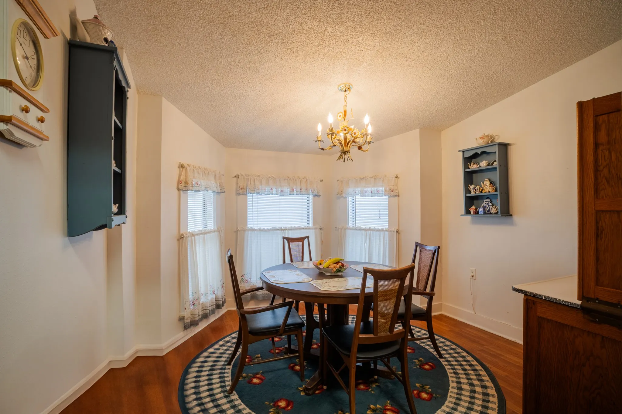 Single Family Residence For Sale in Freestone County , 115 E Brazos, Wortham, Texas 76693, 4 Bedroom, 2 Bathroom, 2 Garage spaces, 3,130 Sqft, built in 1910, mls#21377363, Real Estate Agent in Wortham, Homes For Sale in Freestone county, Homes For Sale in Wortham, Realtor in Wortham Texas, Real Estate Brokerage Independent Realty Texas, Luminita Cordes Realtor