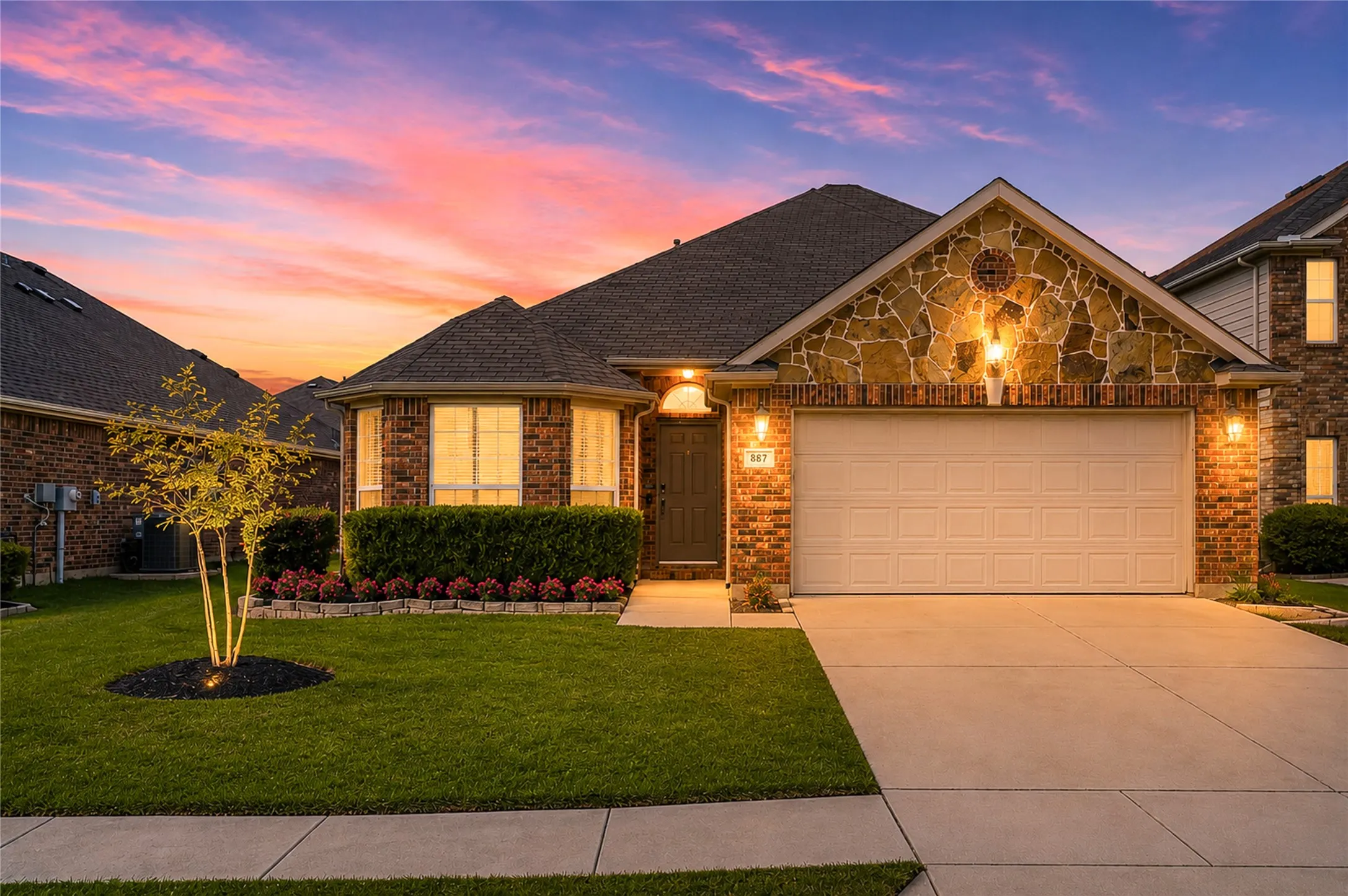 Single Family Residence For Rent in Denton County , 887 Woodrow Drive, Lewisville, Texas 75067, 4 Bedroom, 3 Bathroom, 2 Garage spaces, 2,120 Sqft, built in 2012, mls#21377382, Real Estate Agent in Lewisville, Homes For Rent in Denton county, Homes For Rent in Lewisville, Realtor in Lewisville Texas, Real Estate Brokerage Independent Realty Texas, Luminita Cordes Realtor